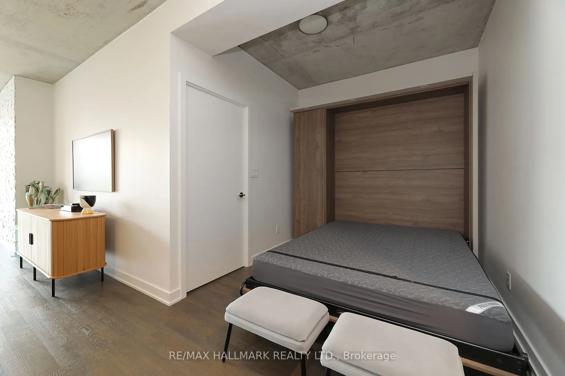 109 Ossington Avenue, #211