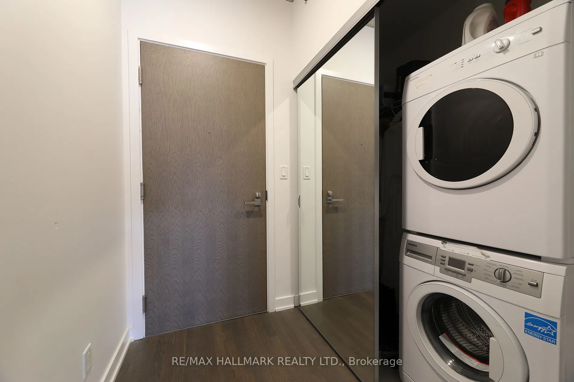 109 Ossington Avenue, #211