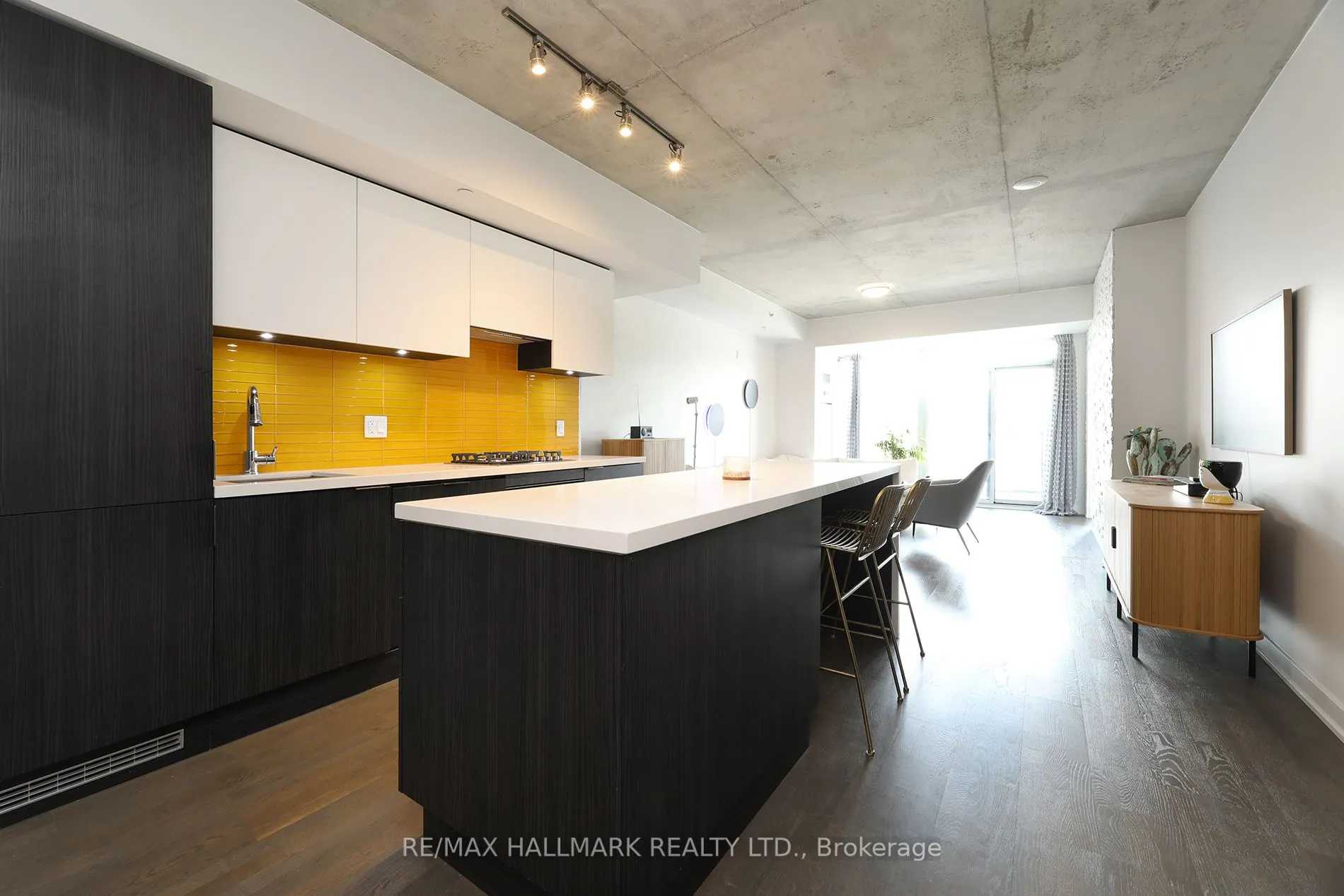 109 Ossington Avenue, #211
