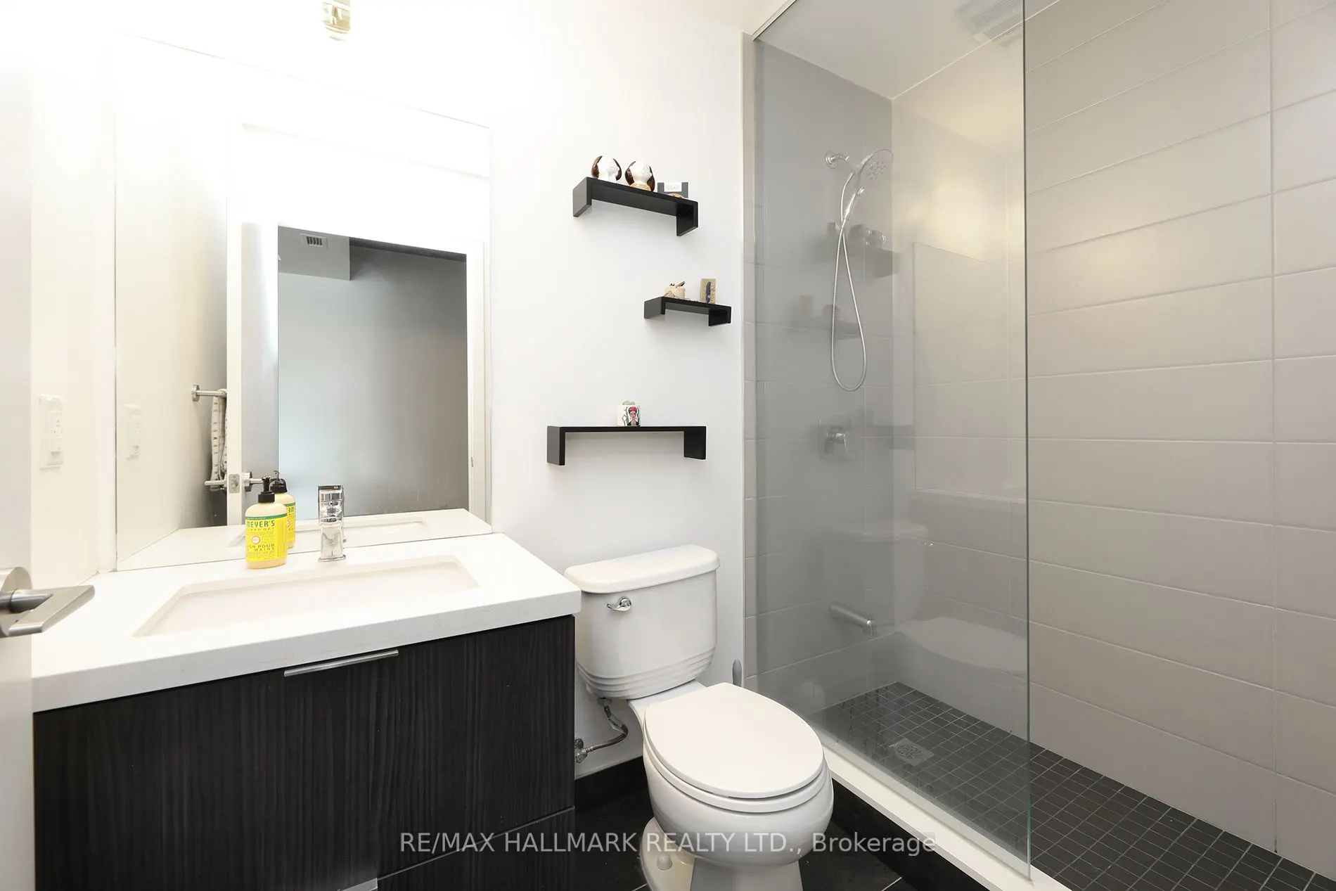 109 Ossington Avenue, #211