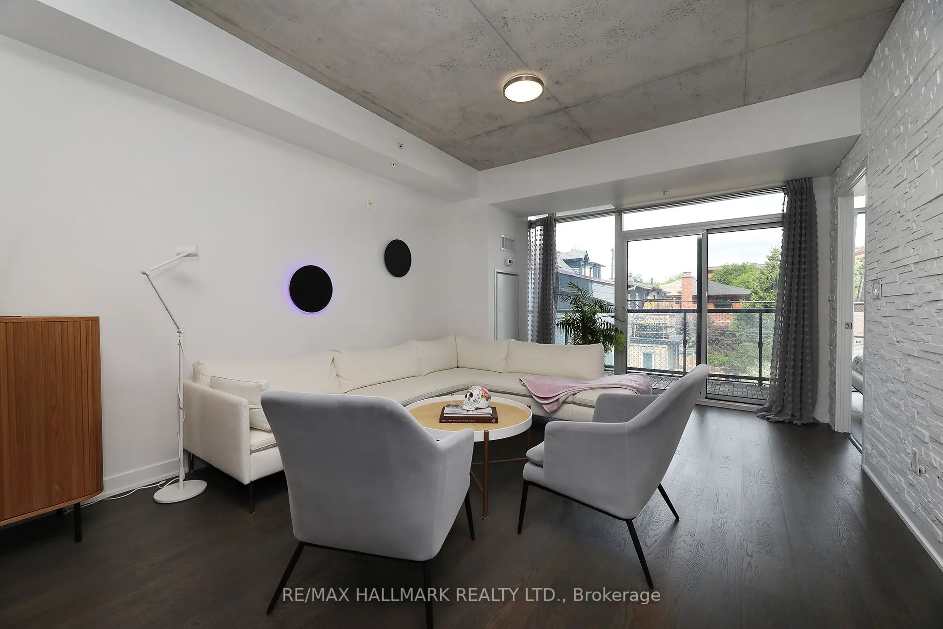 109 Ossington Avenue, #211