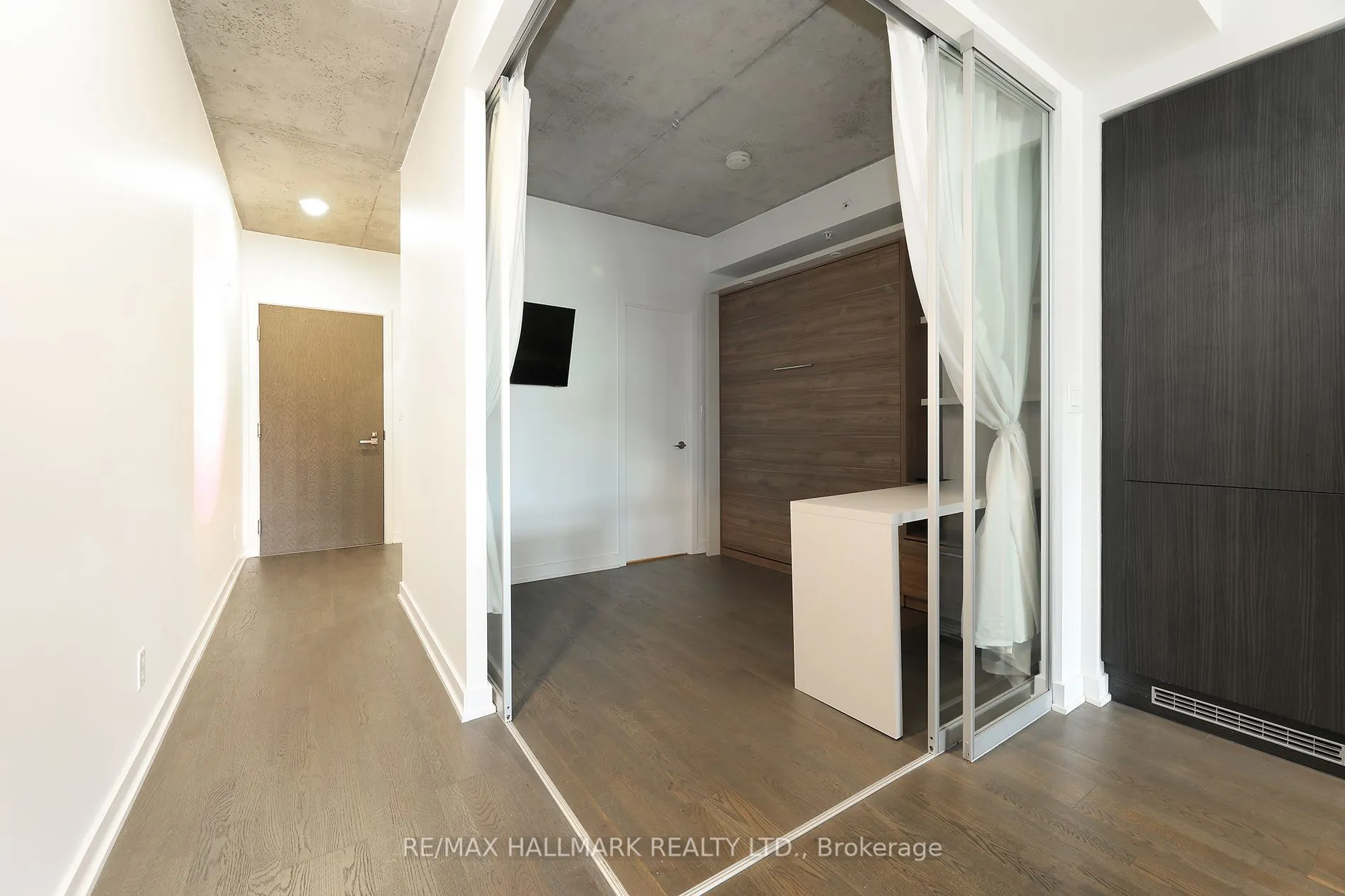 109 Ossington Avenue, #211