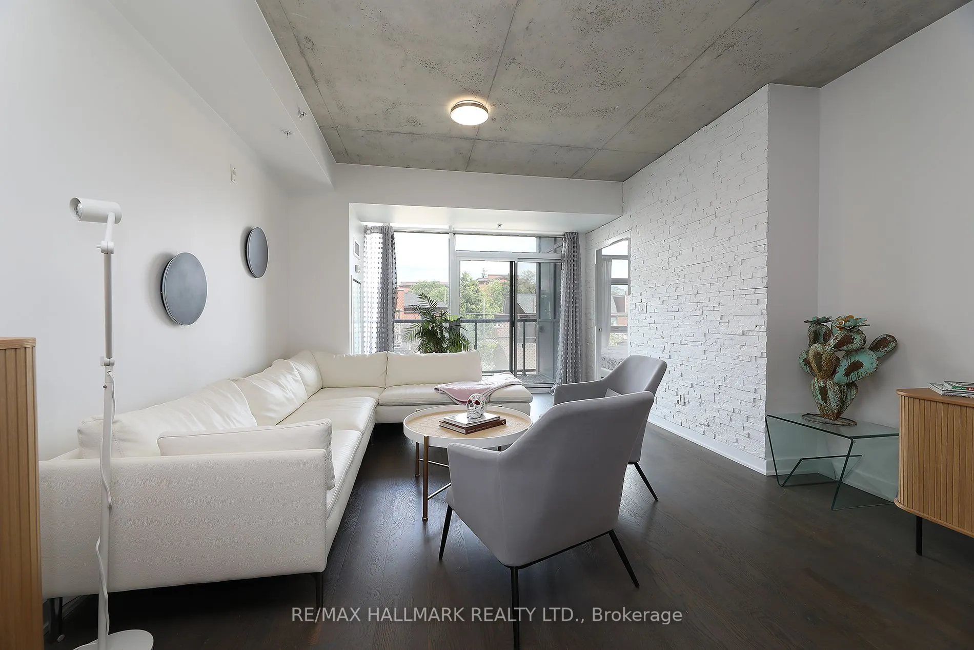 109 Ossington Avenue, #211