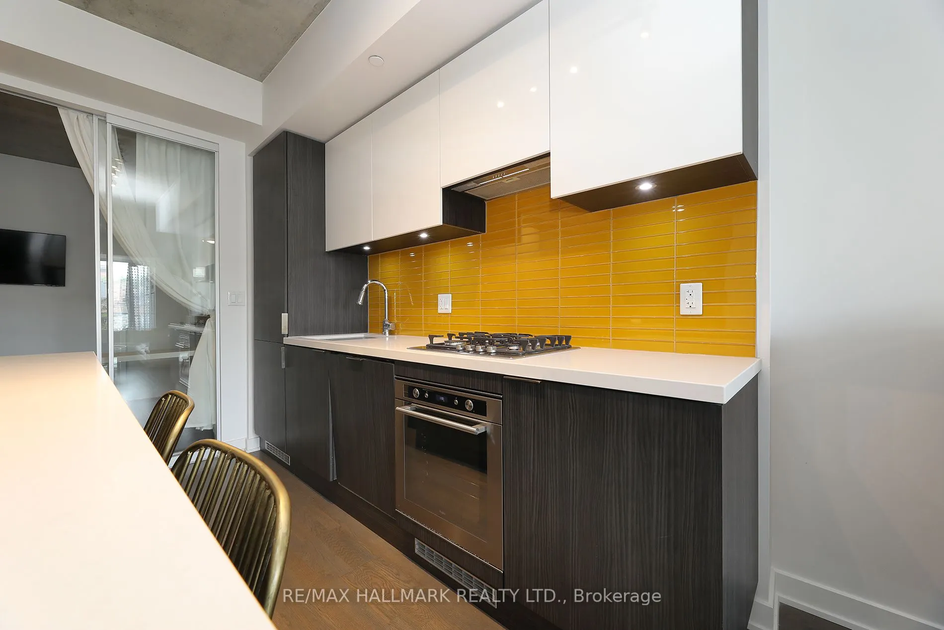 109 Ossington Avenue, #211