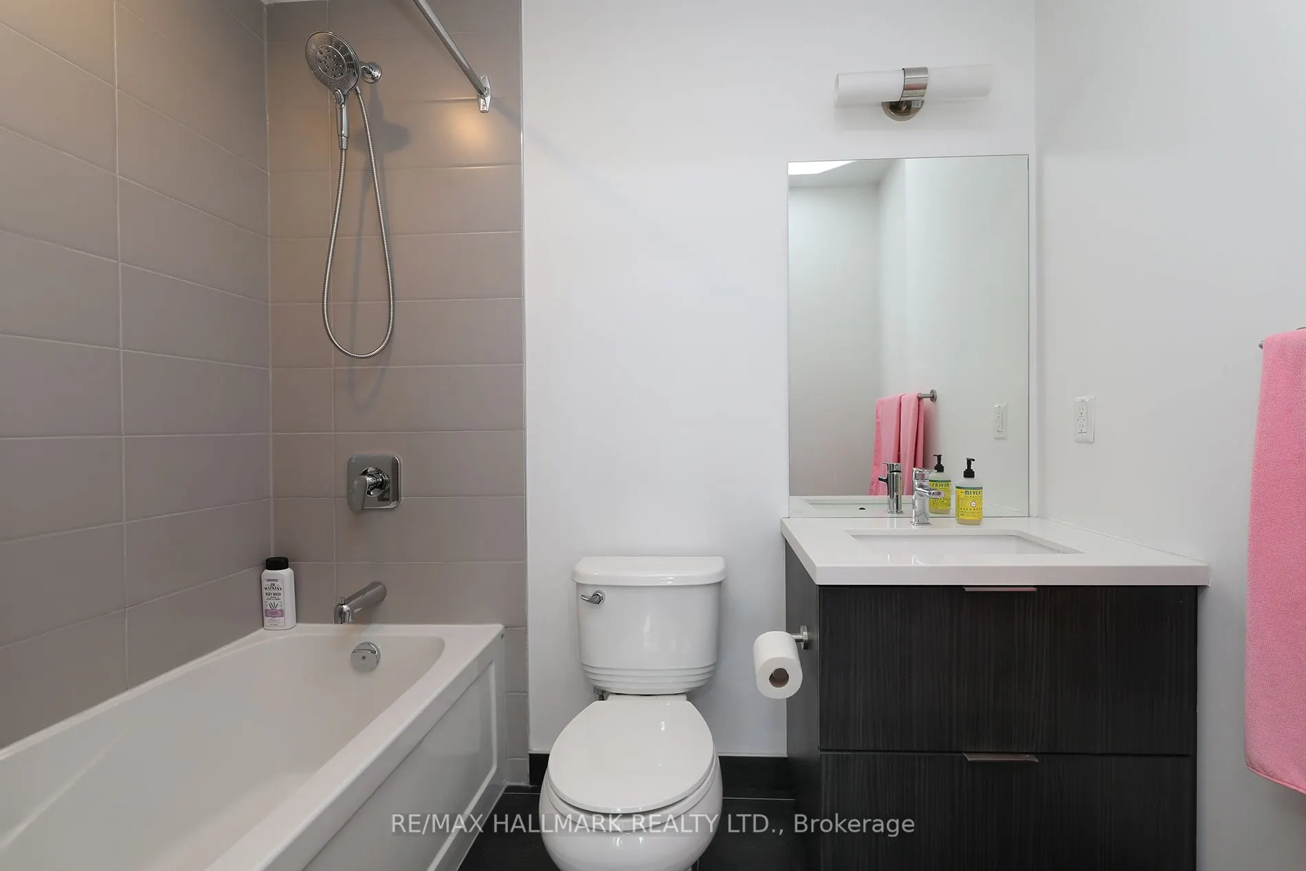 109 Ossington Avenue, #211