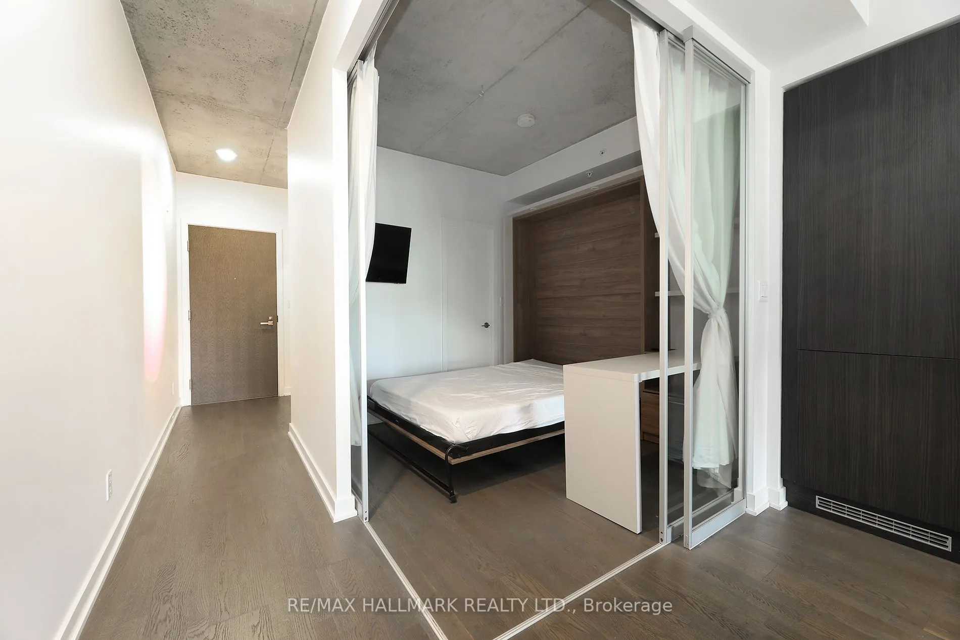 109 Ossington Avenue, #211