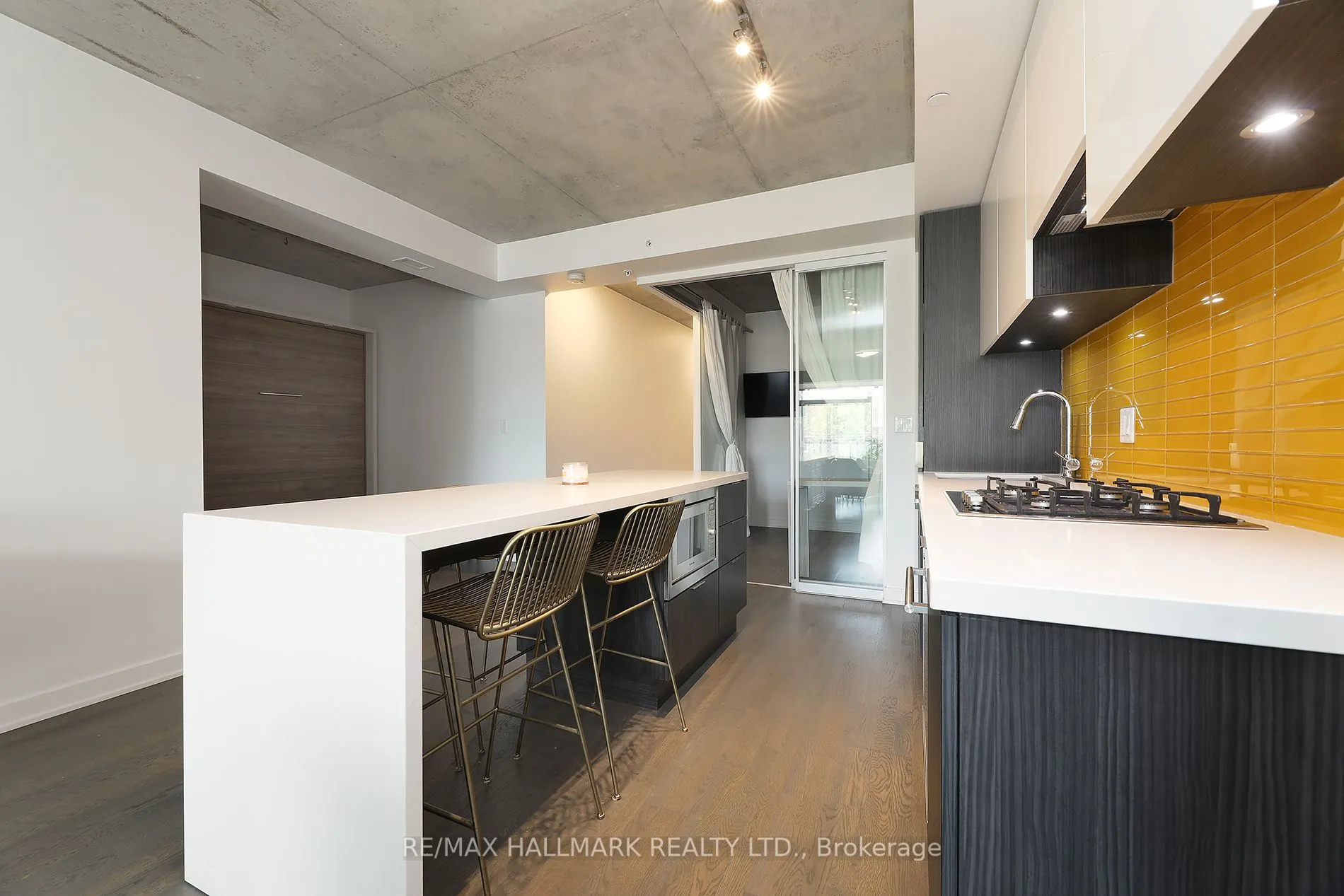 109 Ossington Avenue, #211