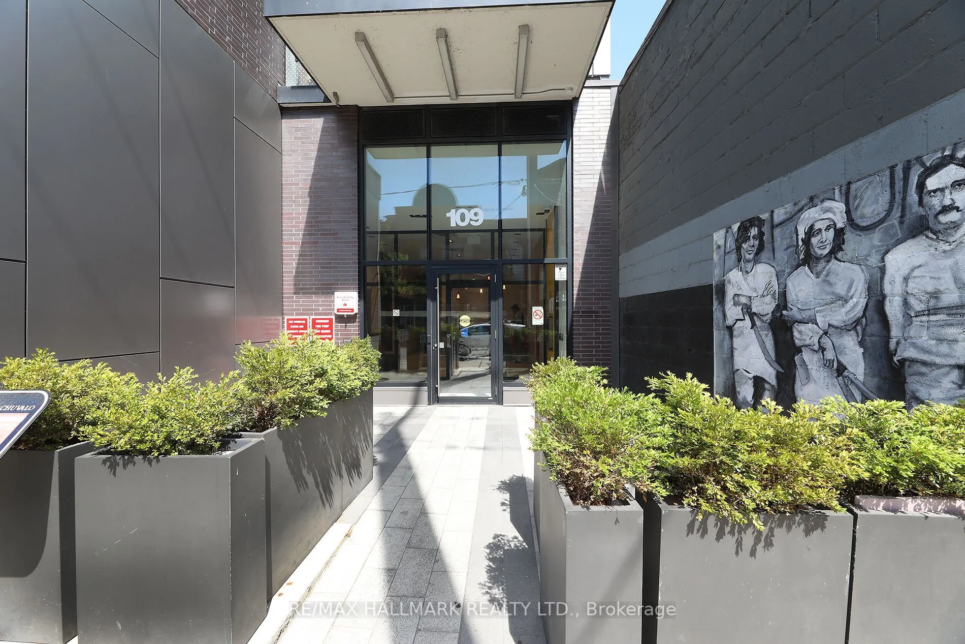 109 Ossington Avenue, #211