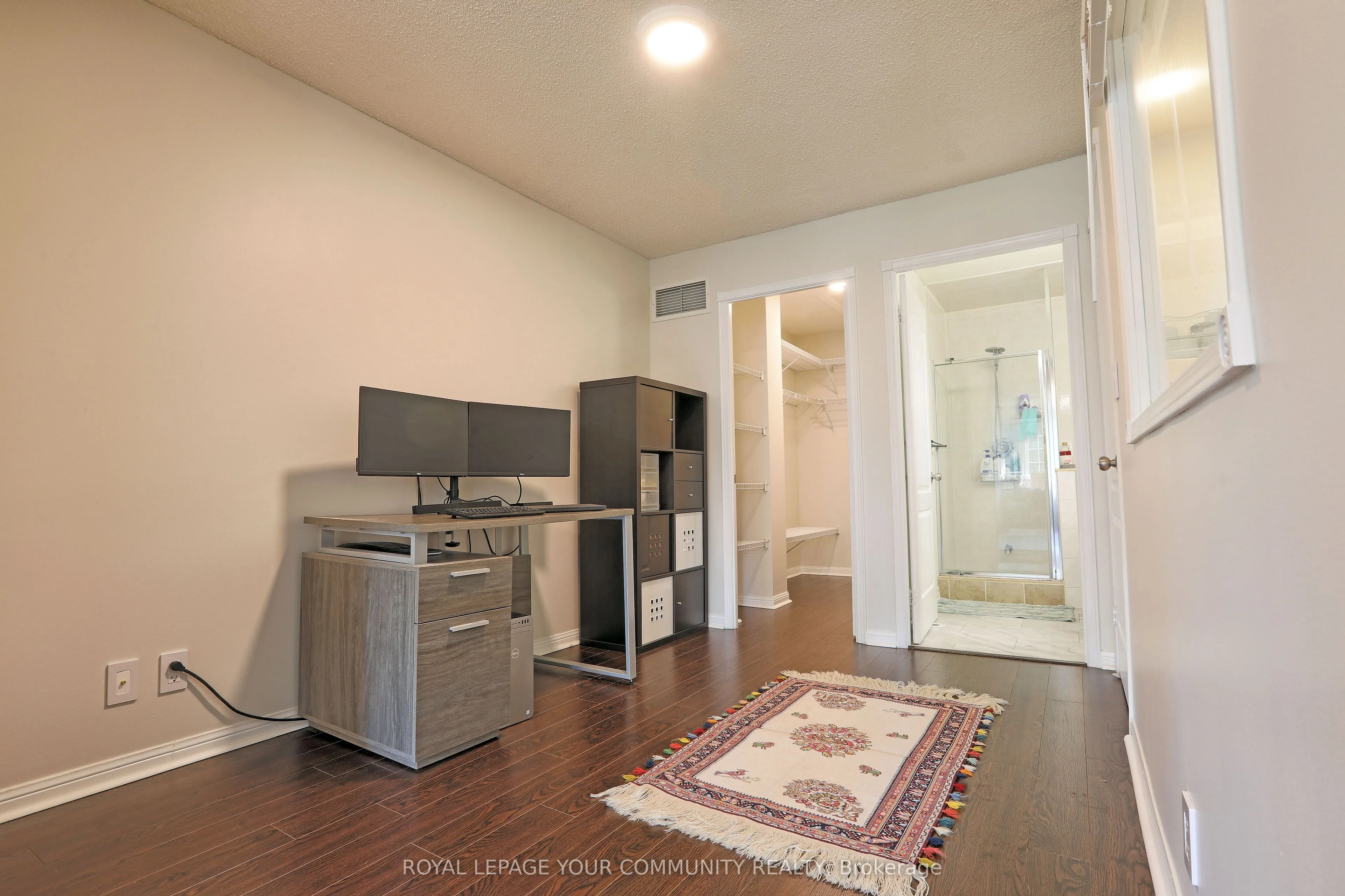 28 Sommerset Gate, #1213