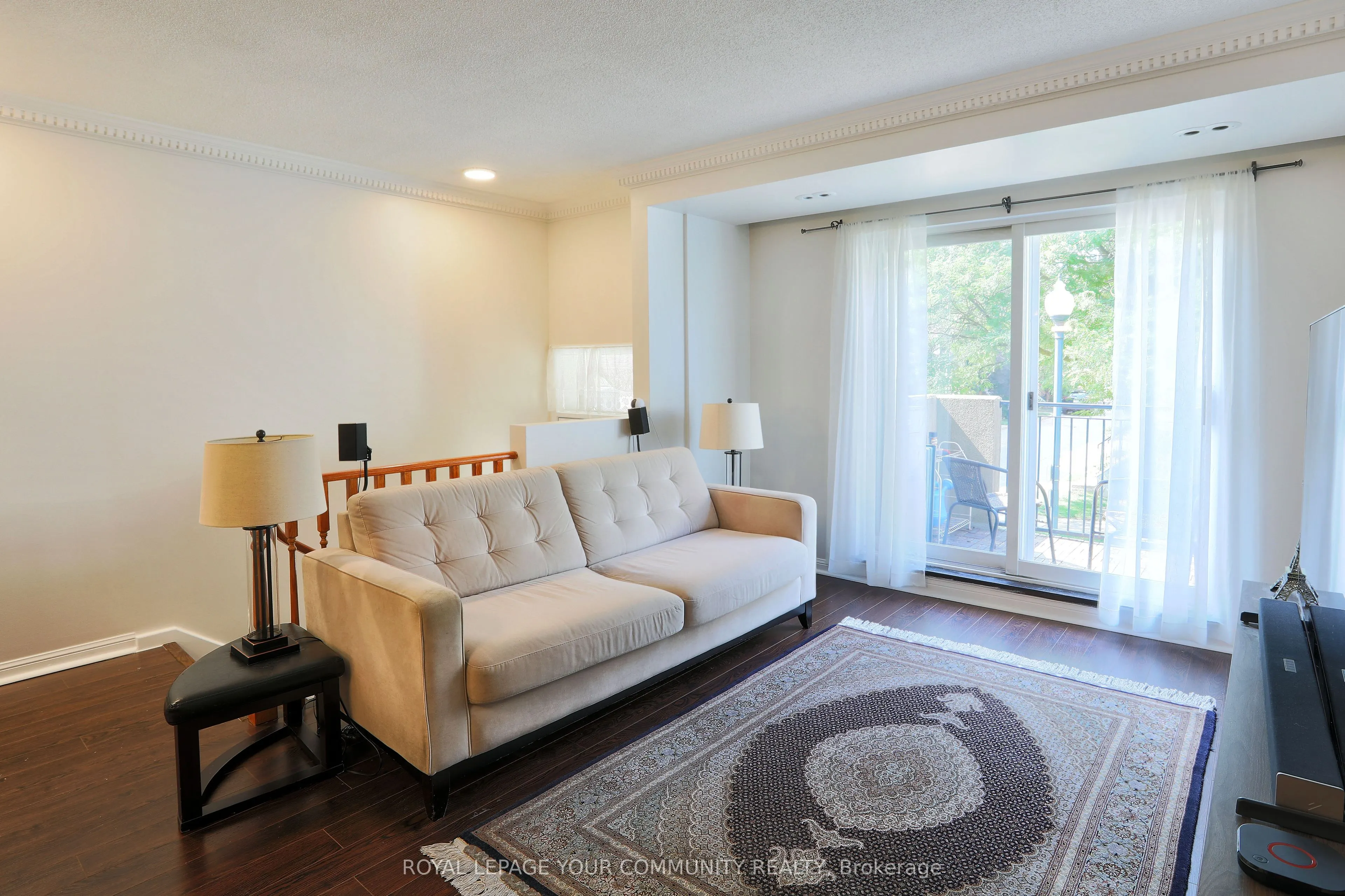 28 Sommerset Gate, #1213