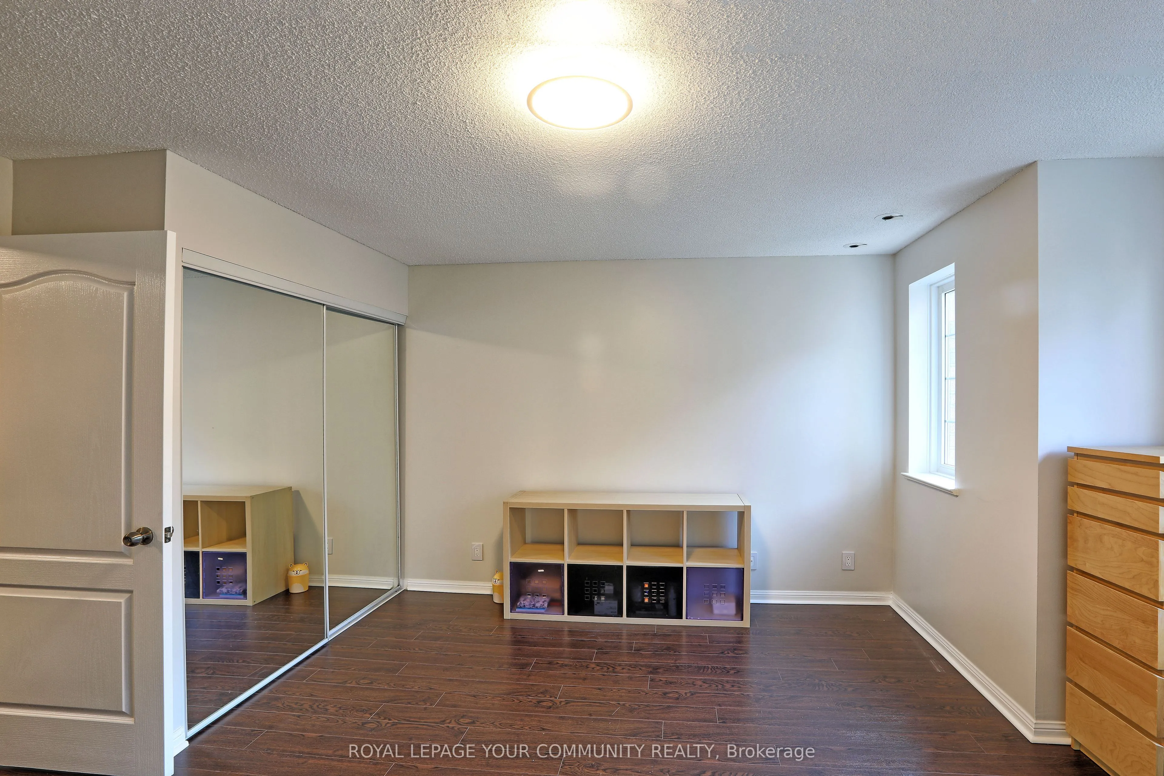 28 Sommerset Gate, #1213