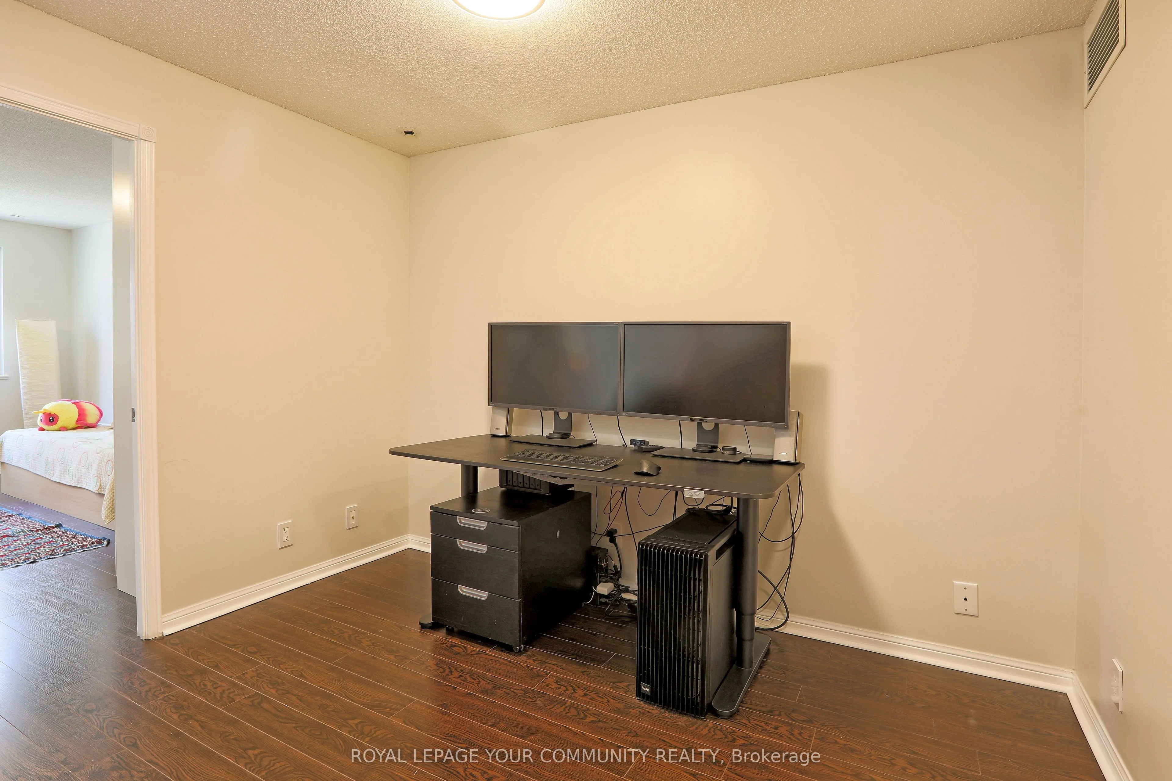 28 Sommerset Gate, #1213