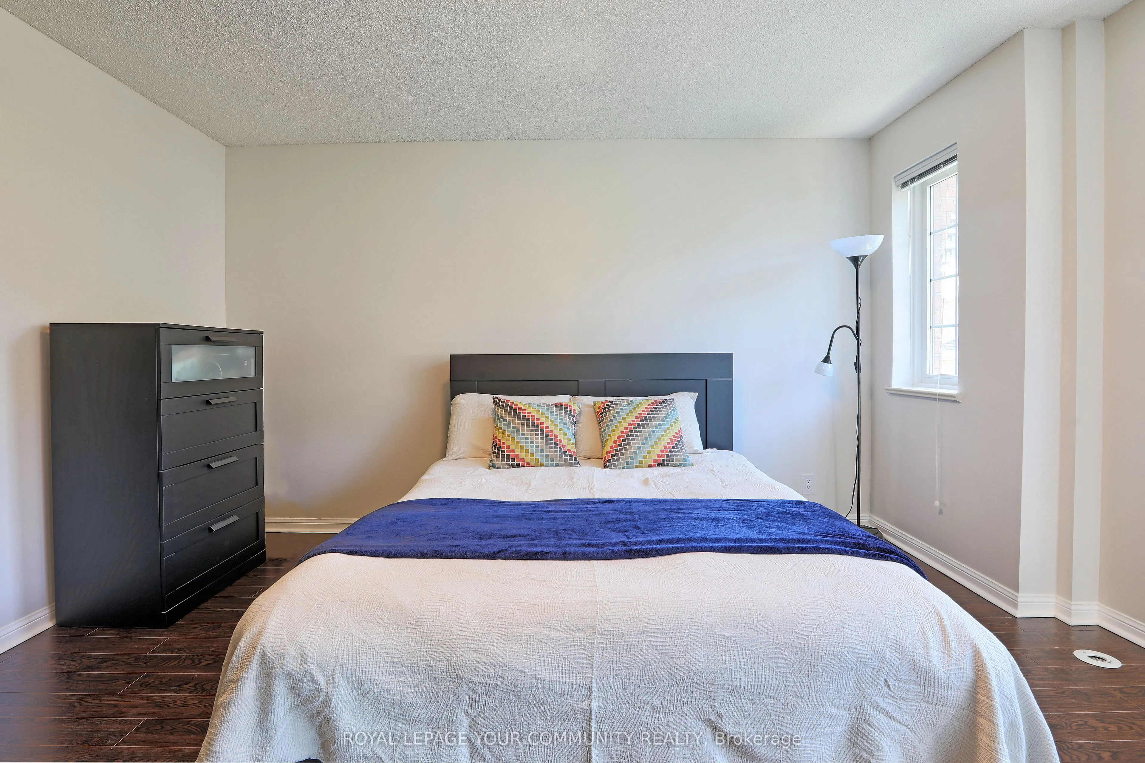 28 Sommerset Gate, #1213
