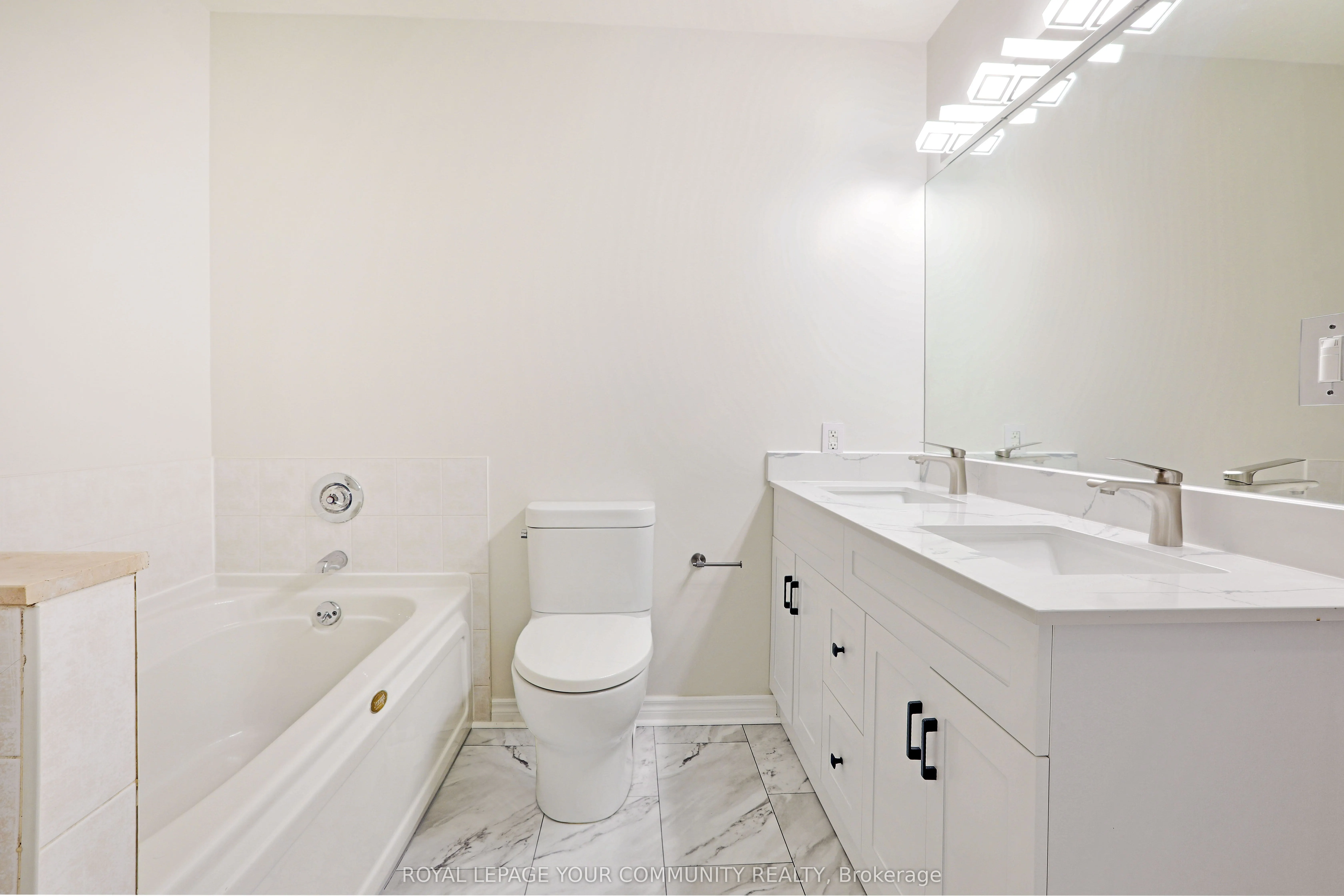 28 Sommerset Gate, #1213