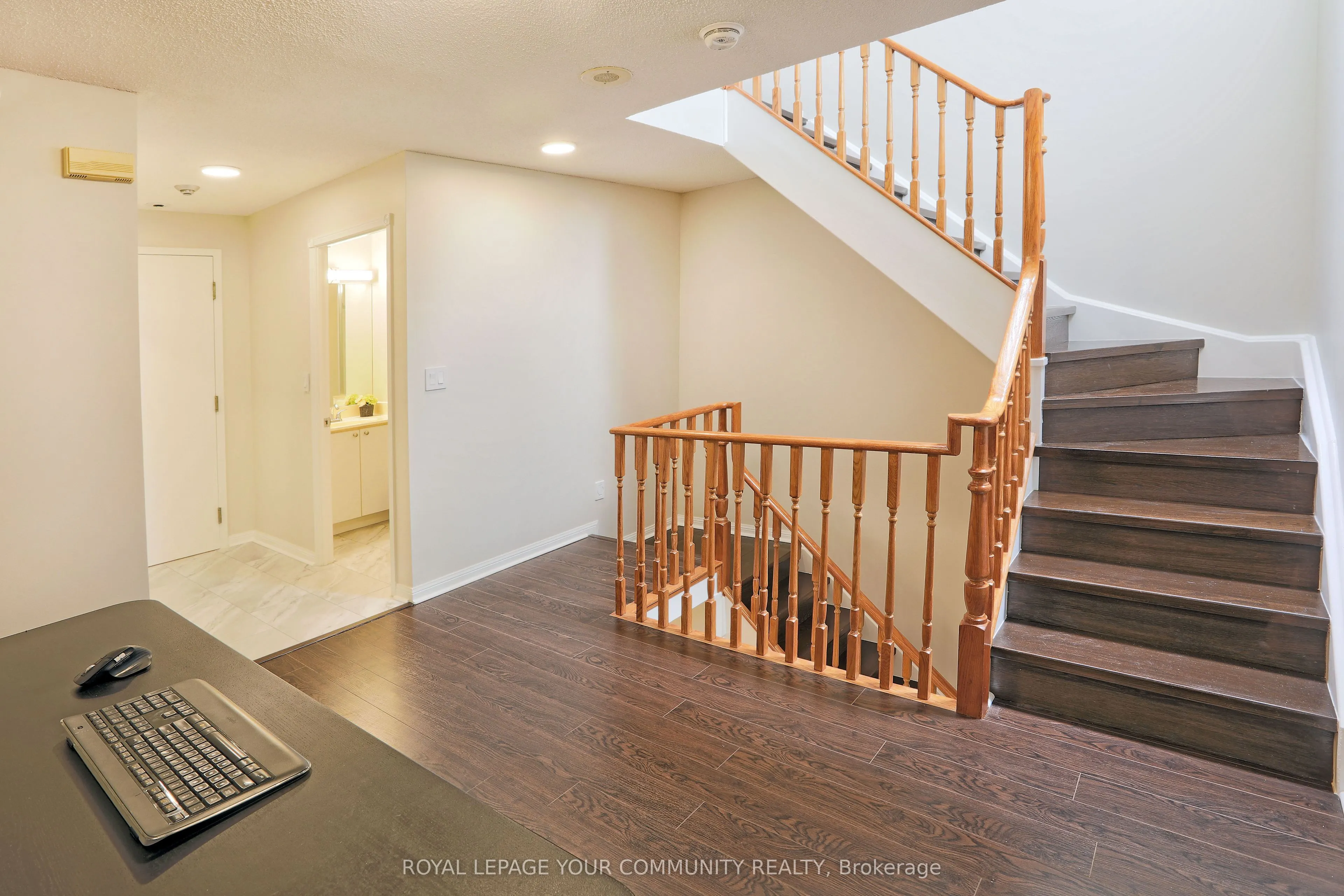 28 Sommerset Gate, #1213