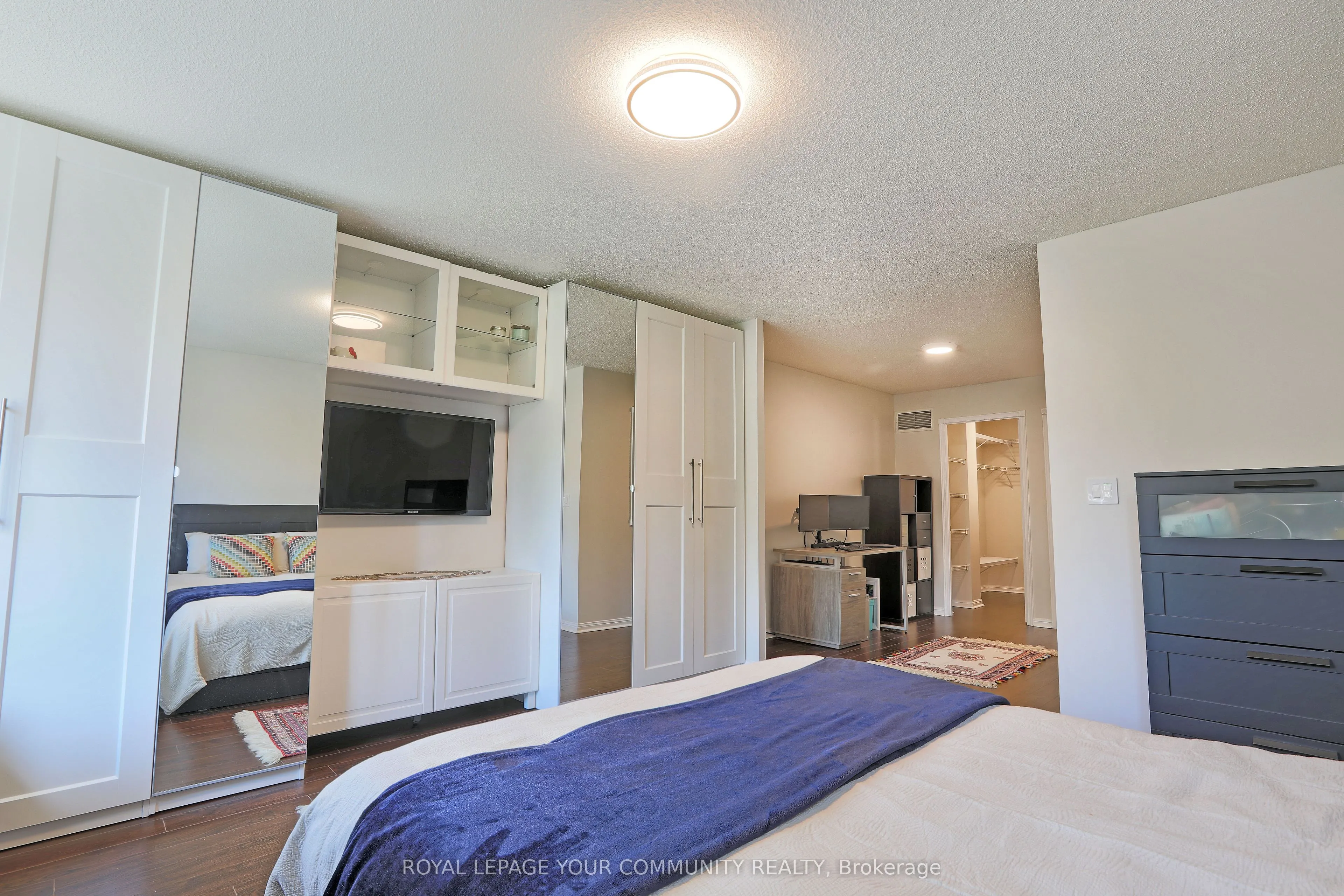 28 Sommerset Gate, #1213
