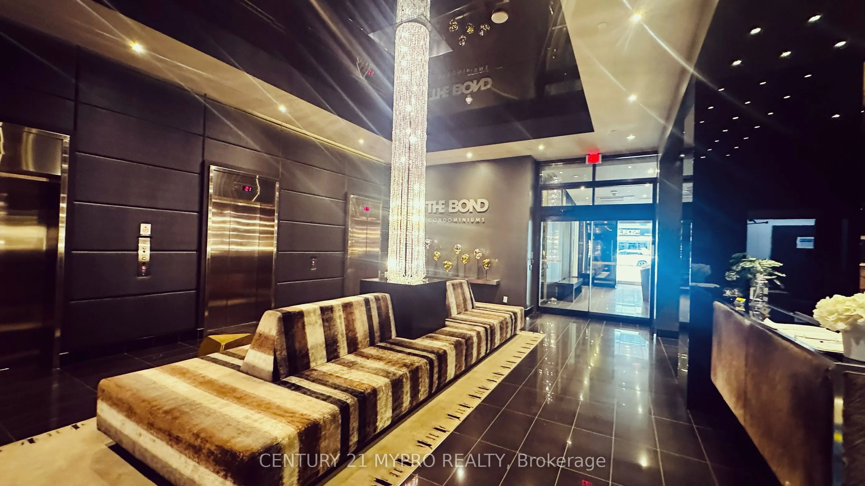 290 Adelaide Street W, #2708