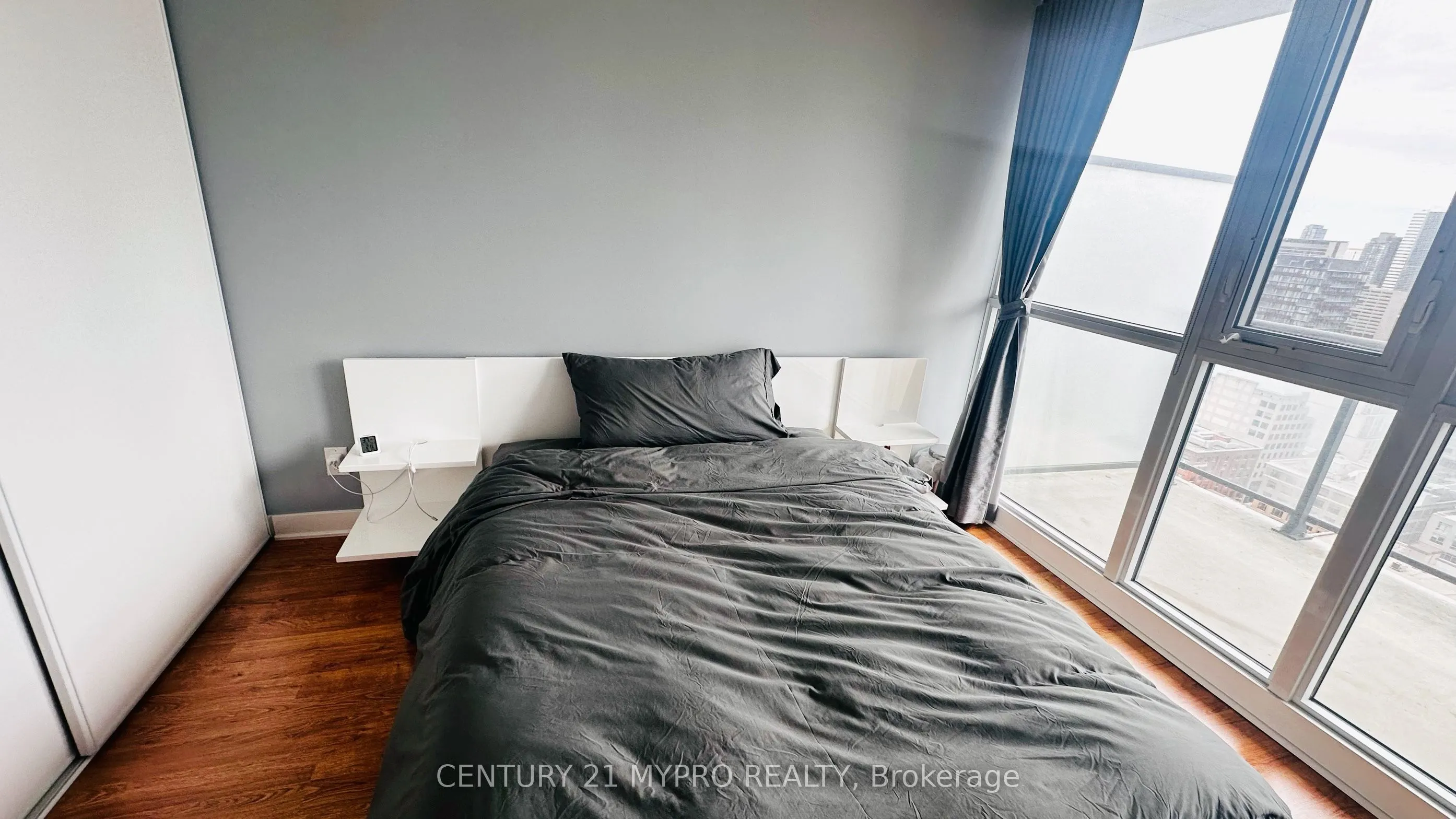 290 Adelaide Street W, #2708
