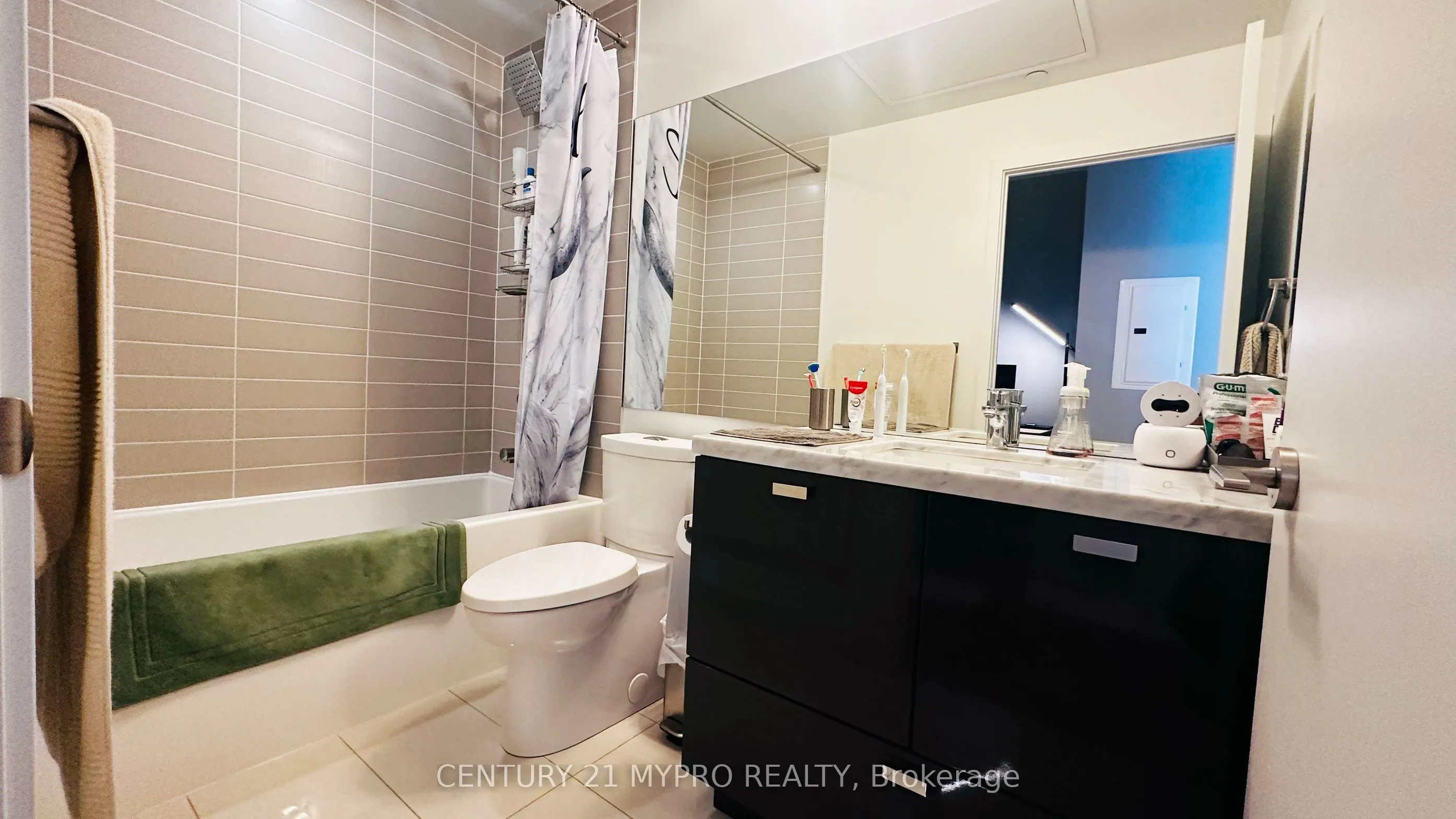 290 Adelaide Street W, #2708