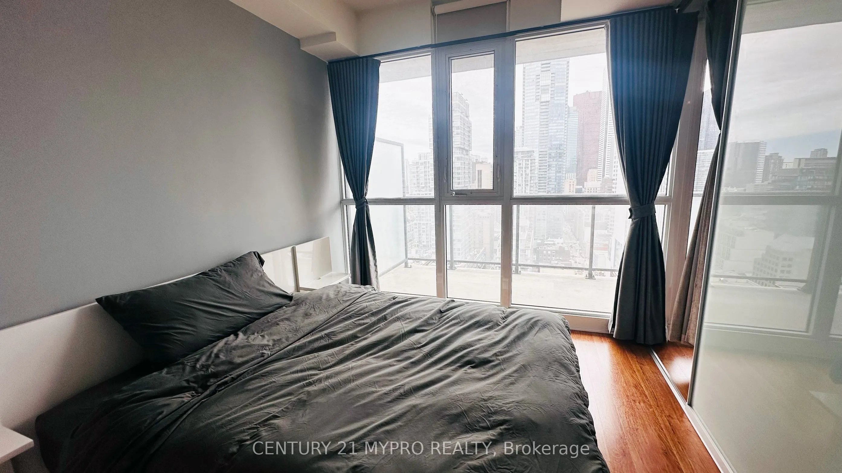 290 Adelaide Street W, #2708