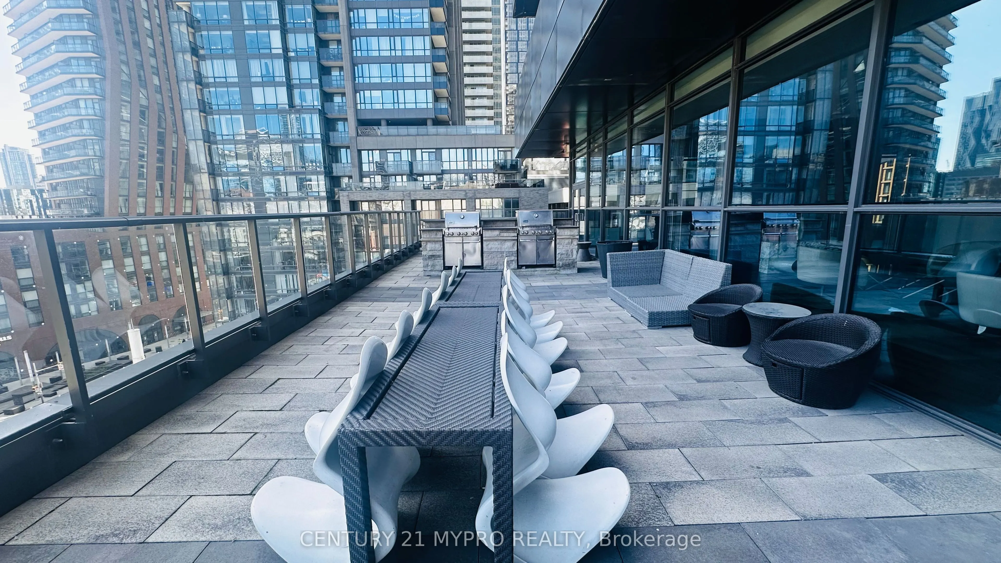 290 Adelaide Street W, #2708