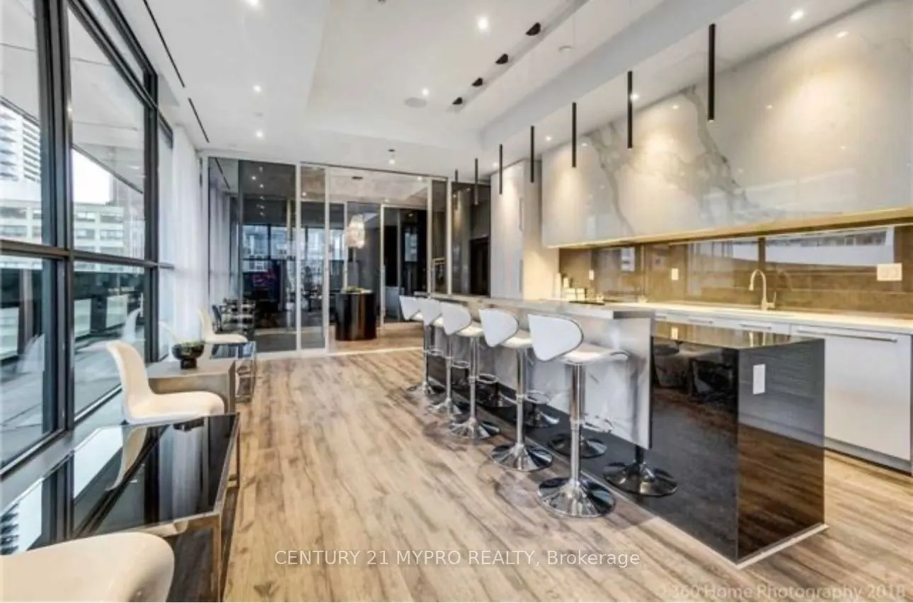 290 Adelaide Street W, #2708