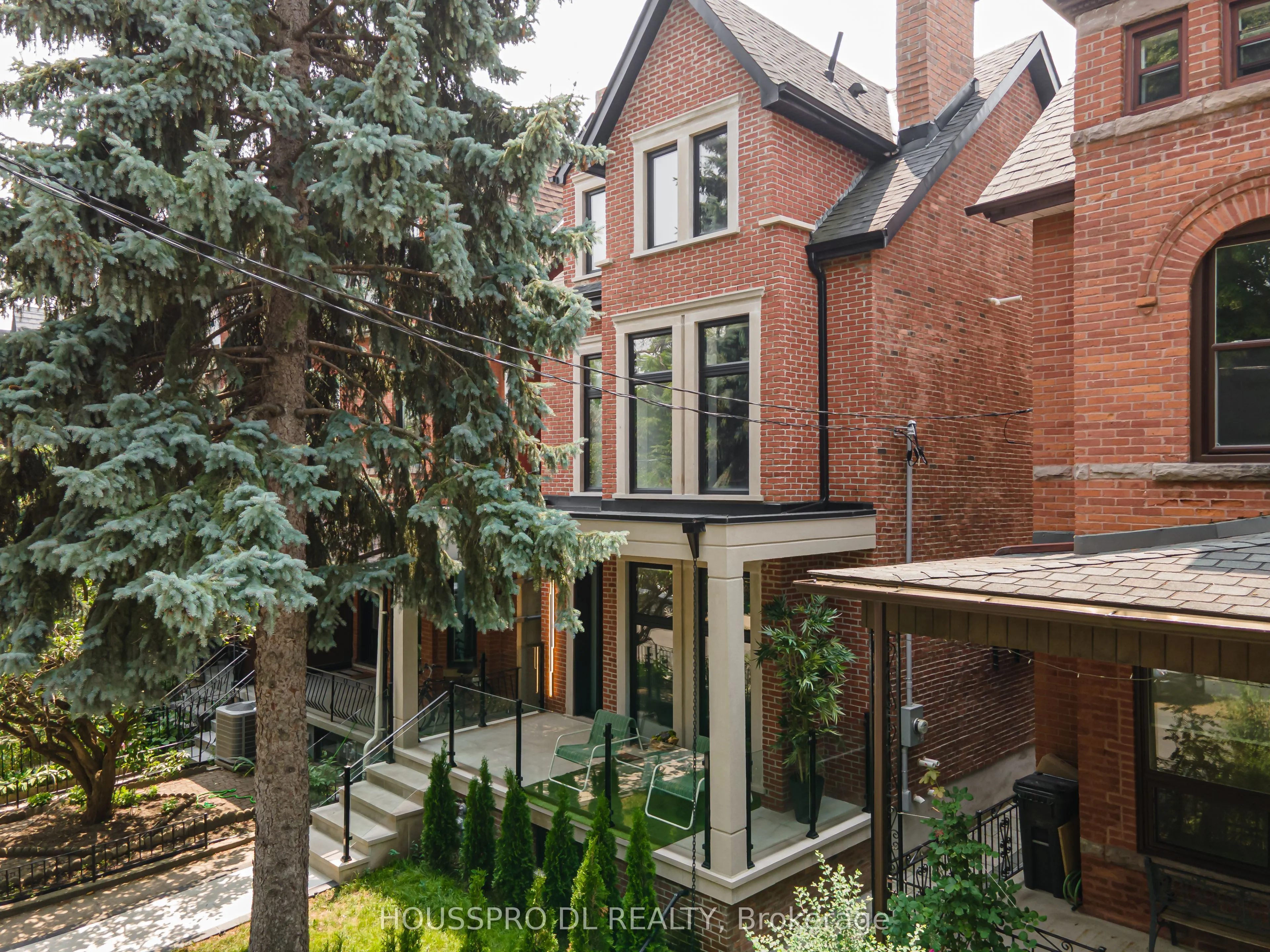 82 Major Street