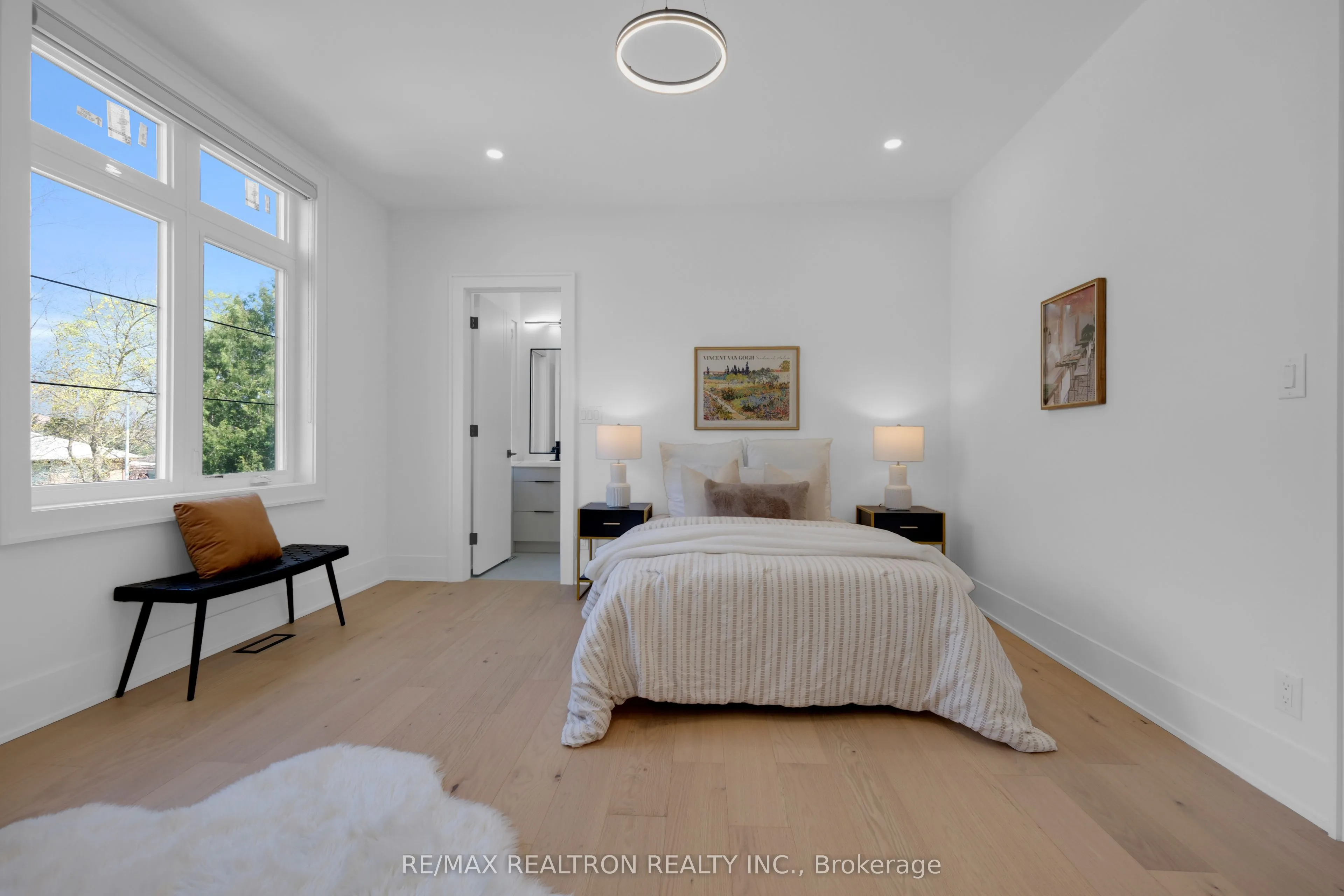 28 Ternhill Crescent