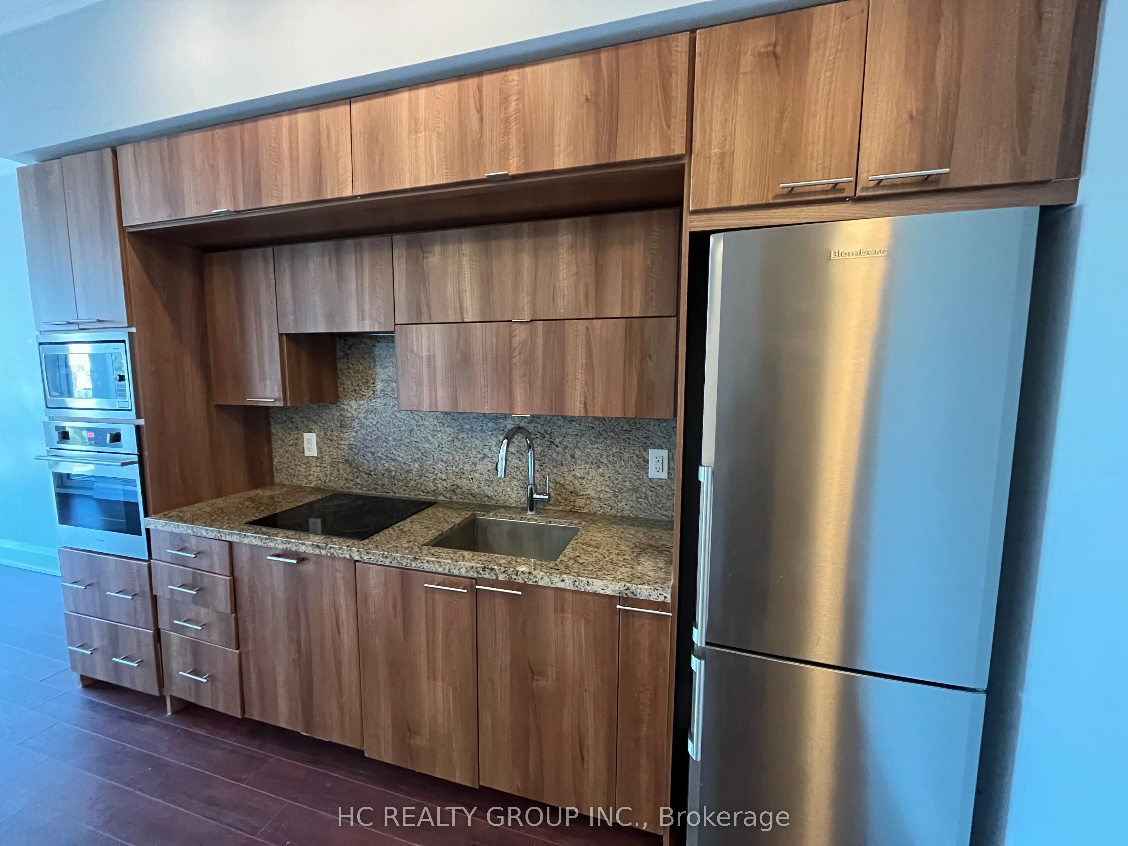 120 Harrison Garden Boulevard, #Ph5
