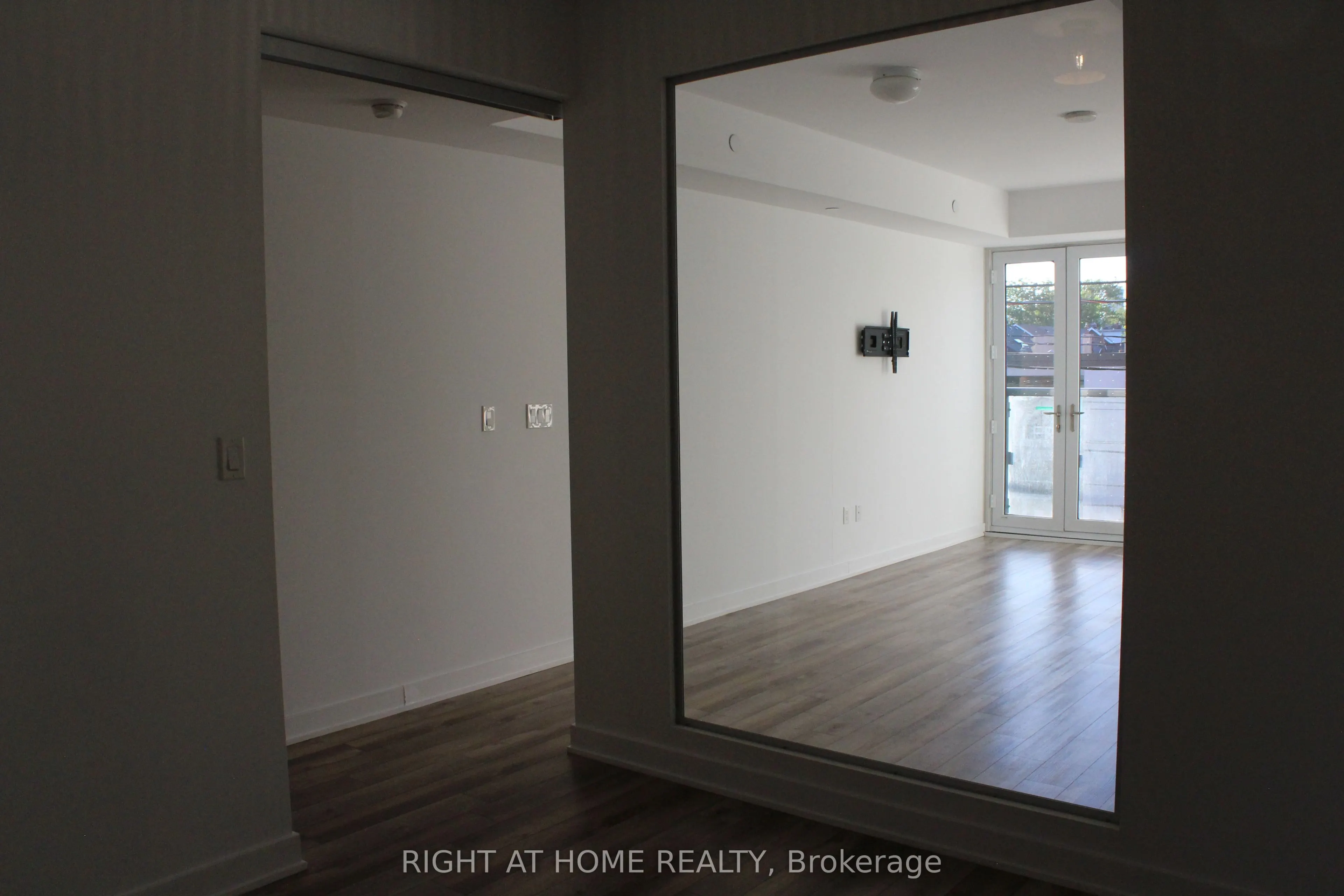 106 Dovercourt Road, #210