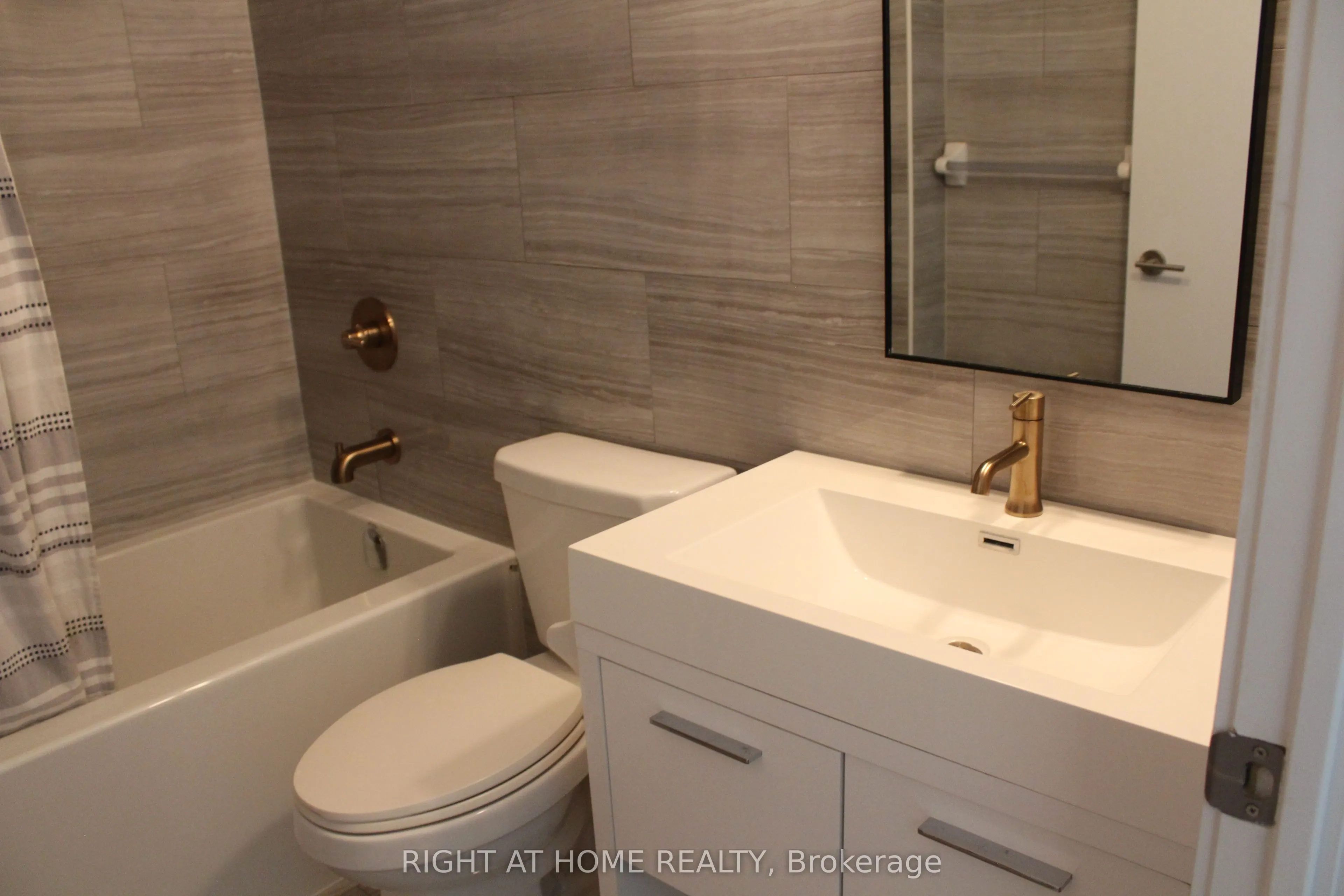 106 Dovercourt Road, #210