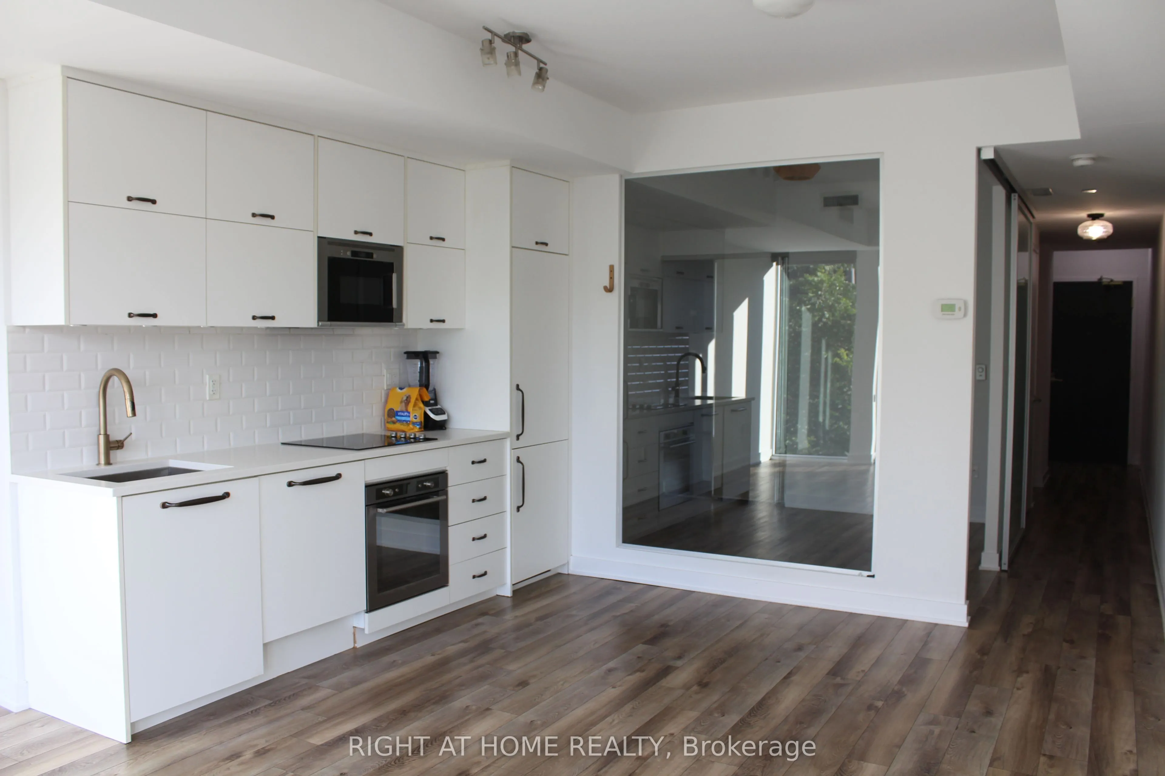 106 Dovercourt Road, #210