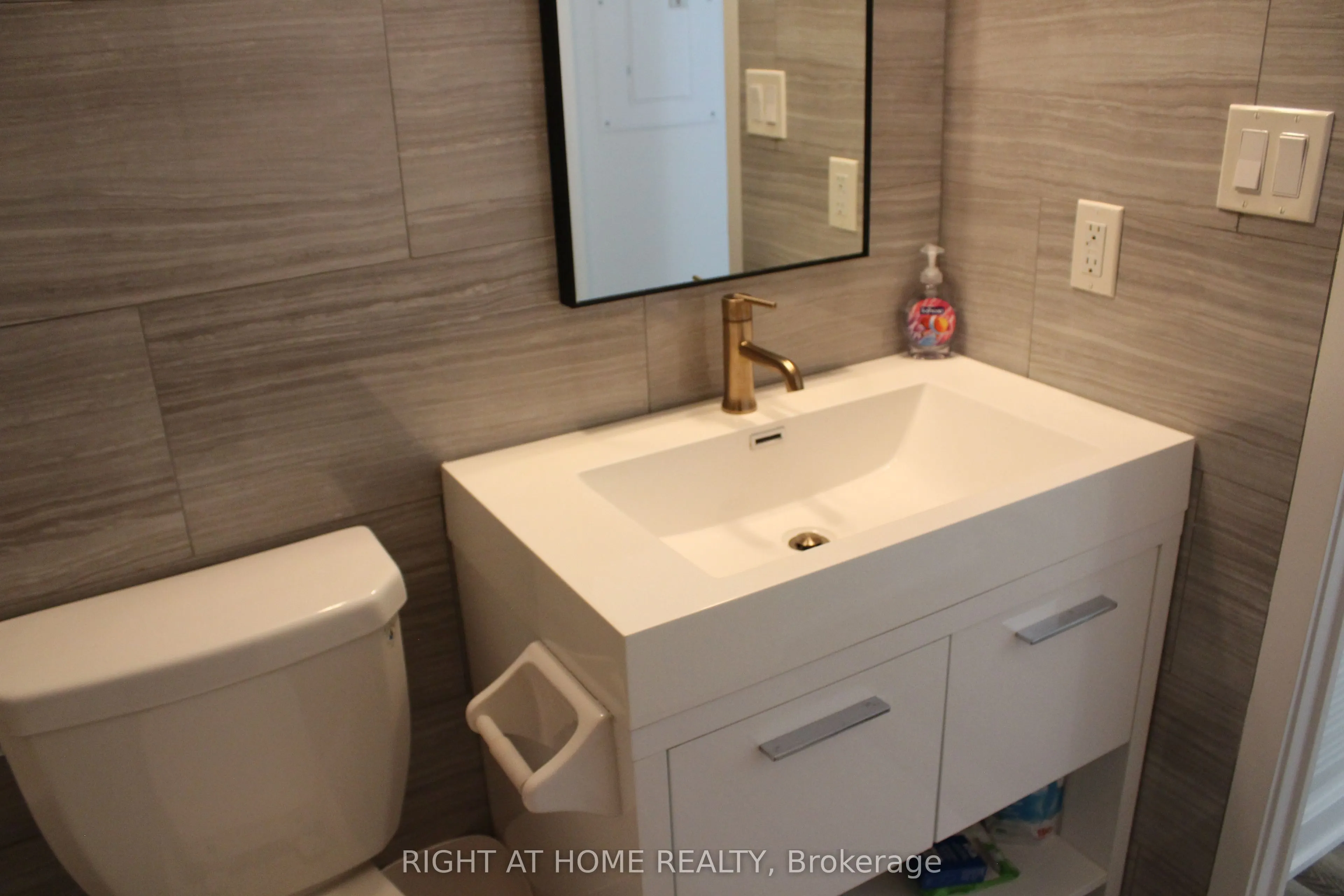 106 Dovercourt Road, #210