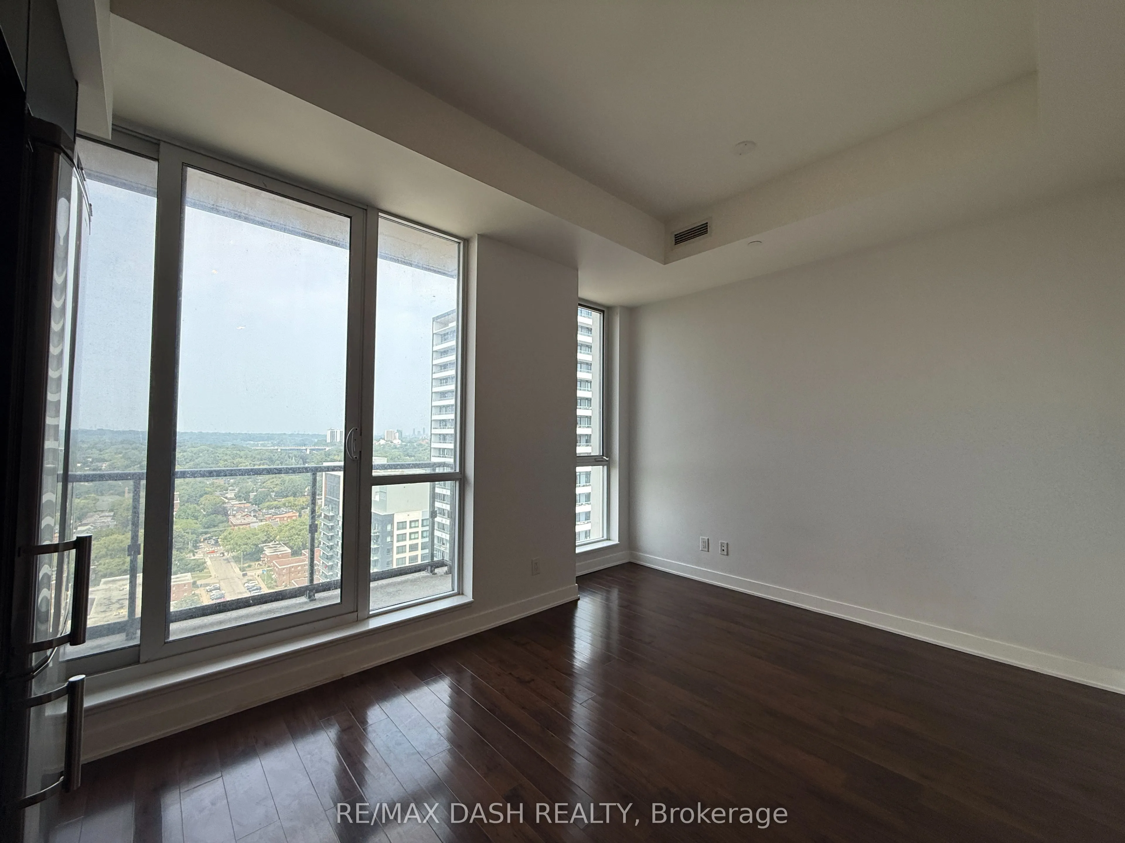 170 Sumach Street, #2411