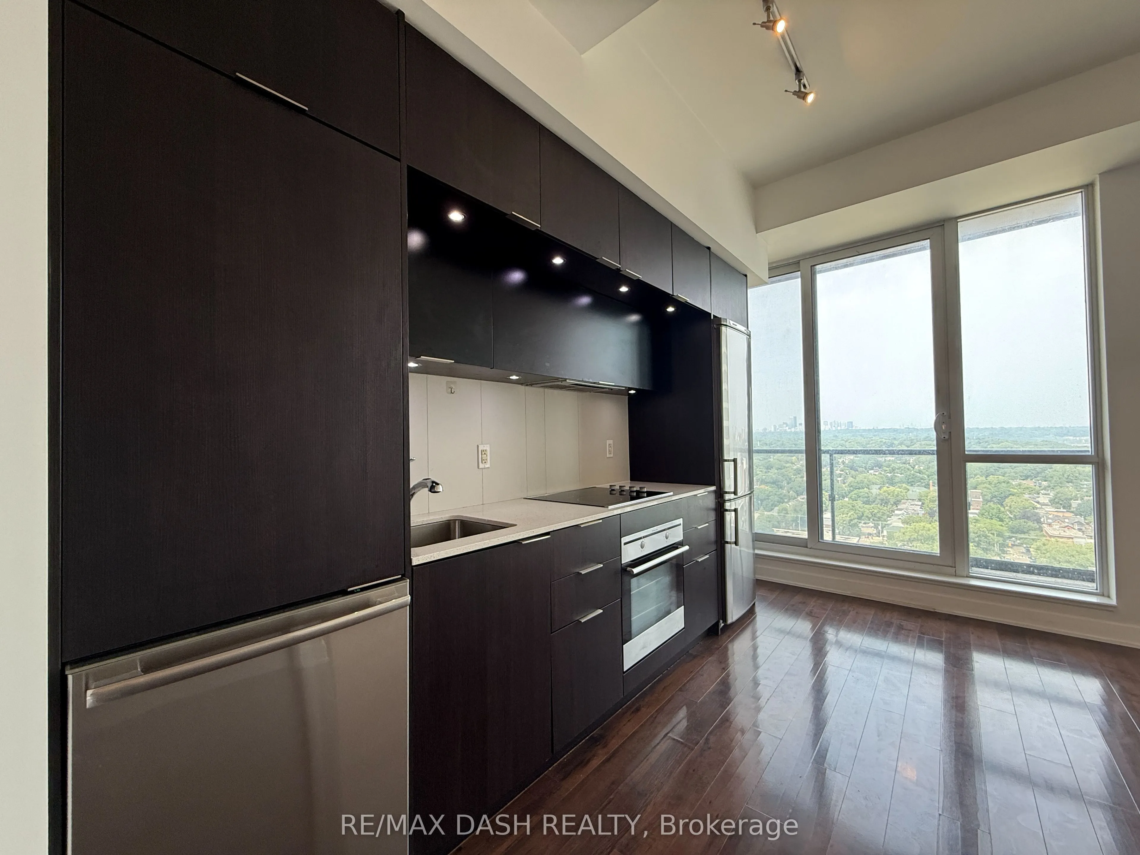 170 Sumach Street, #2411