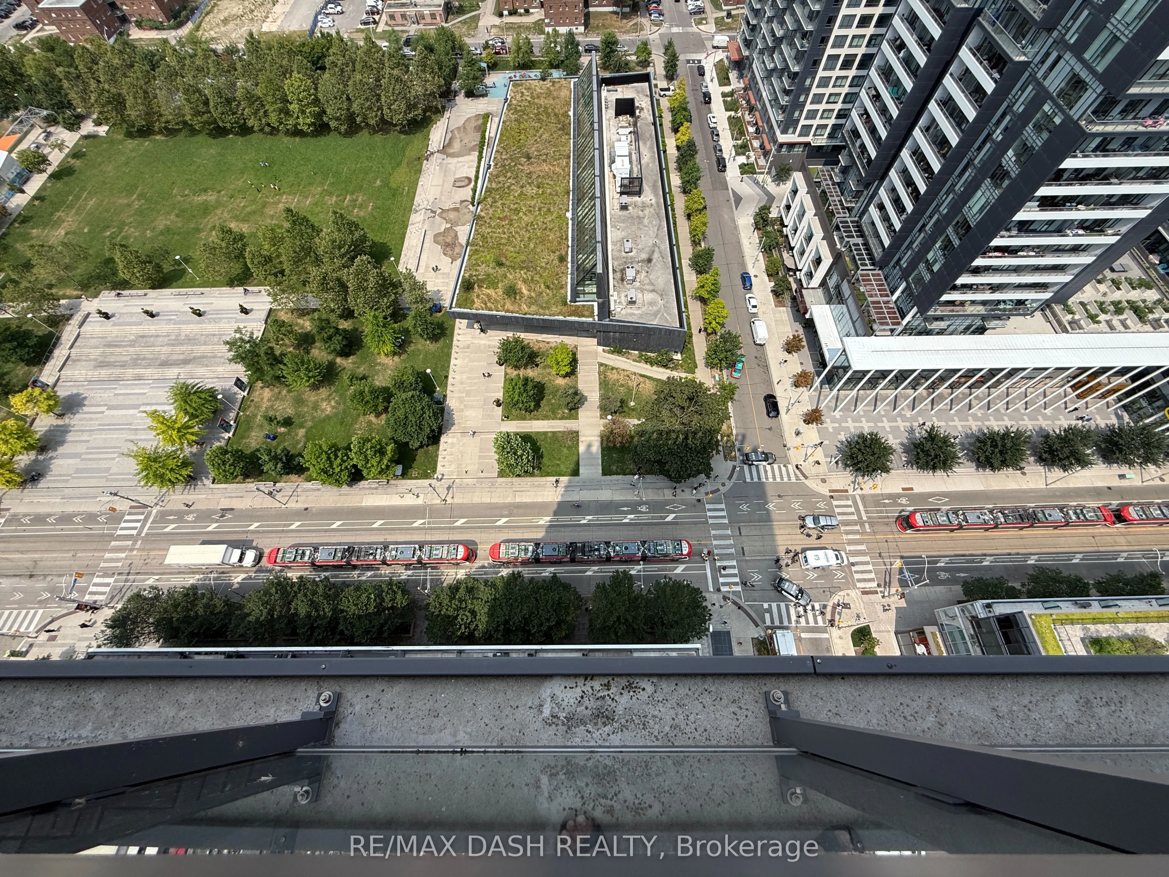 170 Sumach Street, #2411