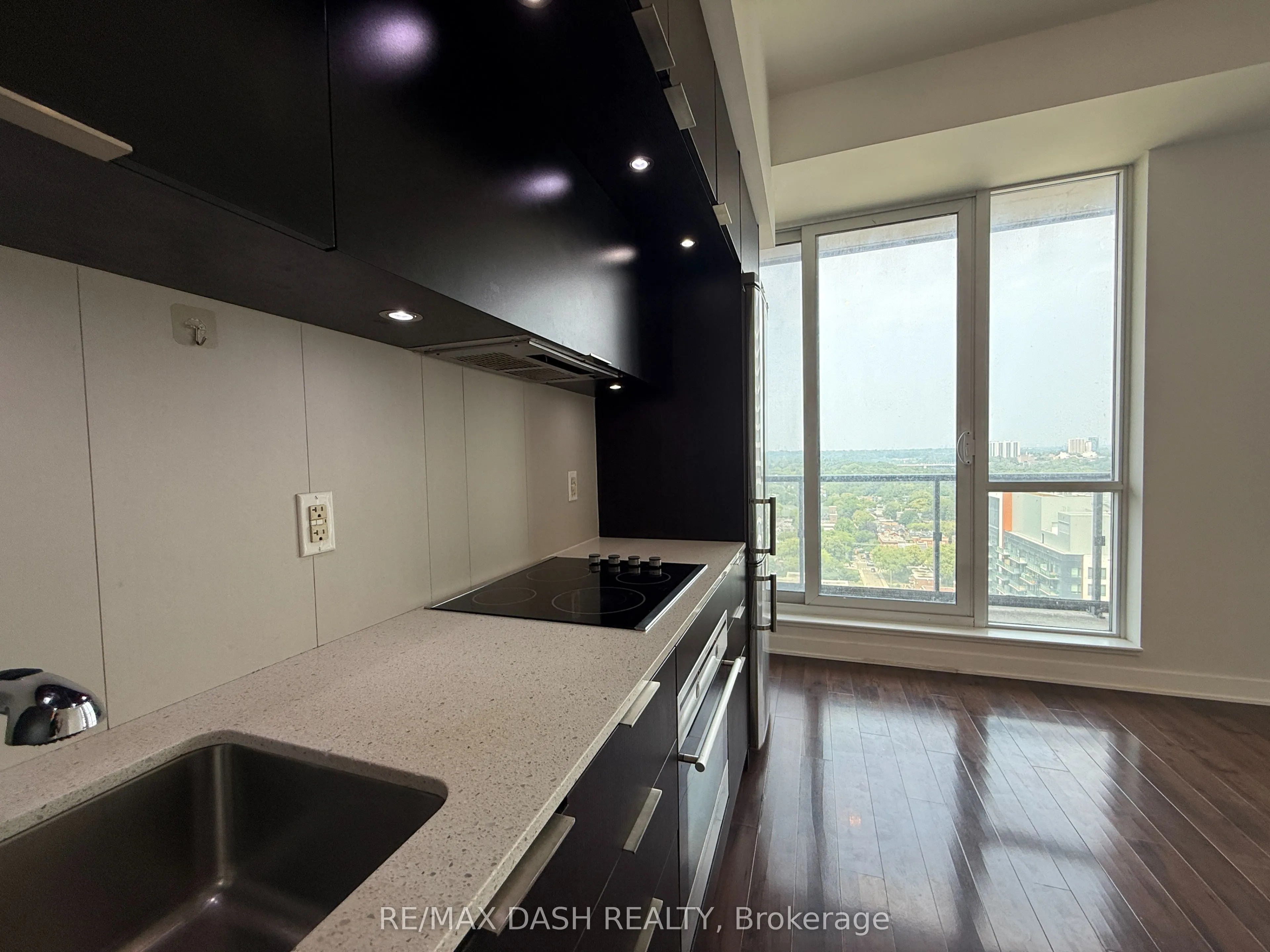170 Sumach Street, #2411