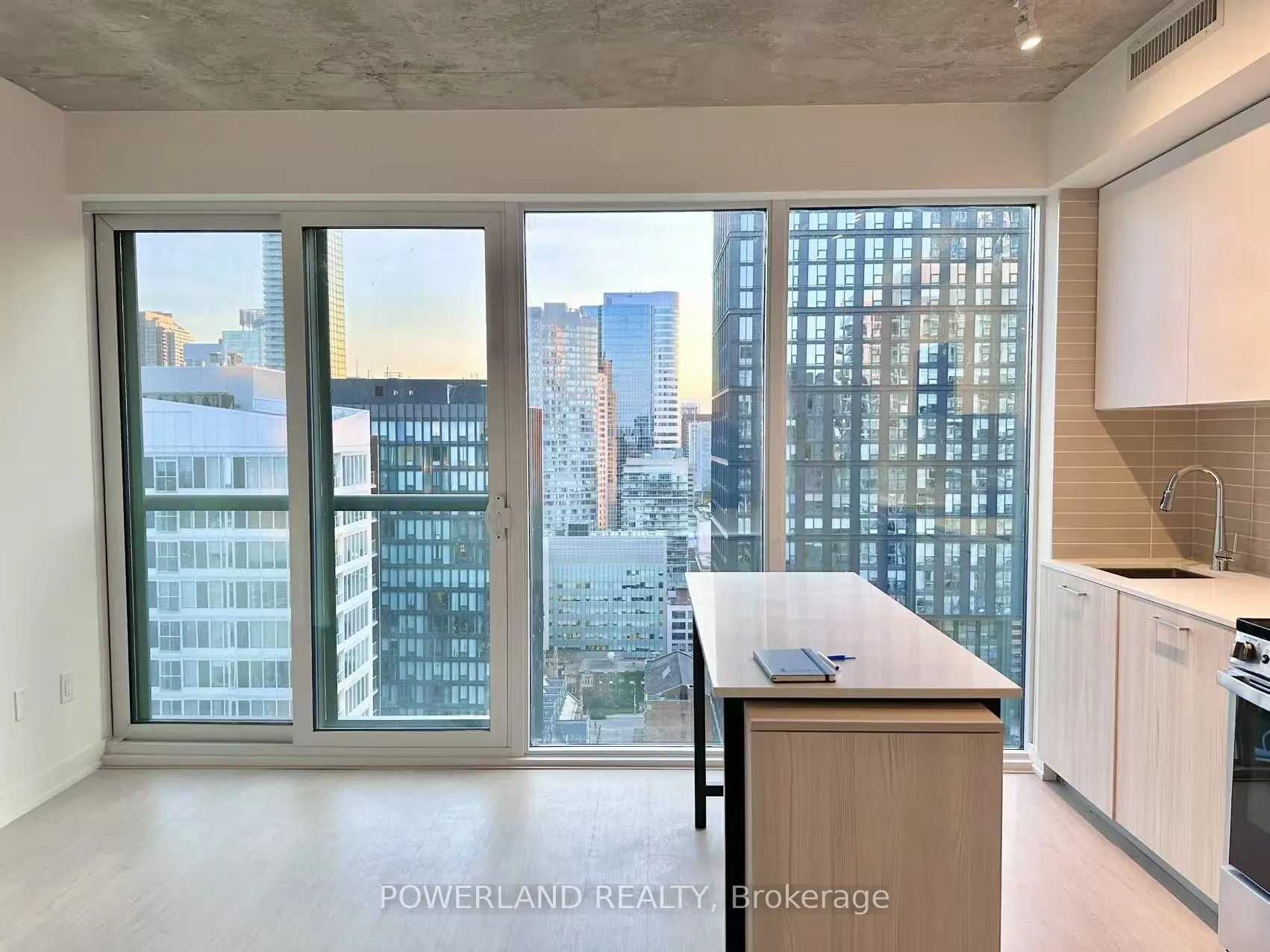 65 Mutual Street, #2704