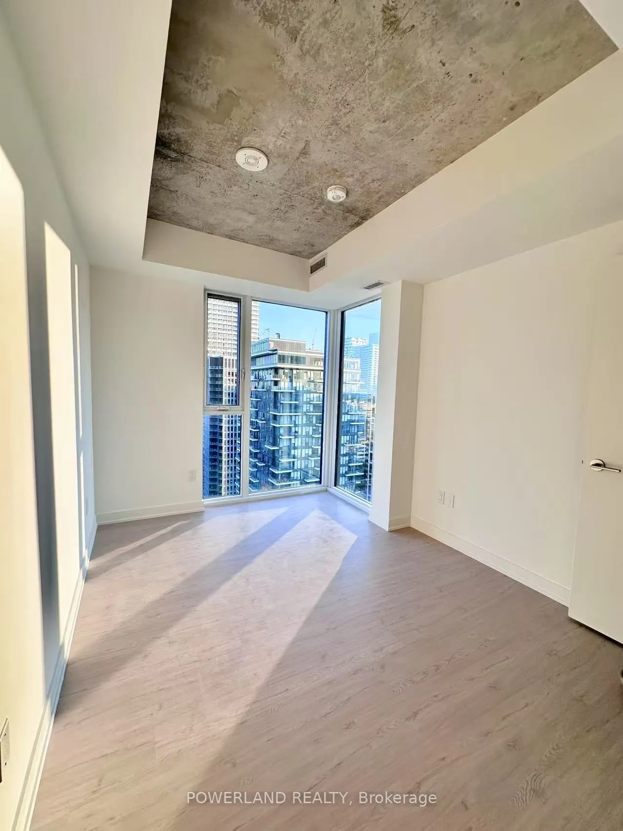 65 Mutual Street, #2704