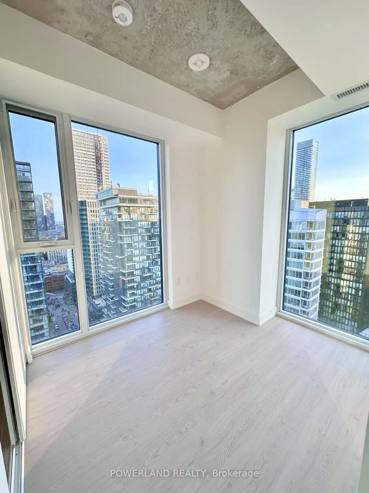65 Mutual Street, #2704
