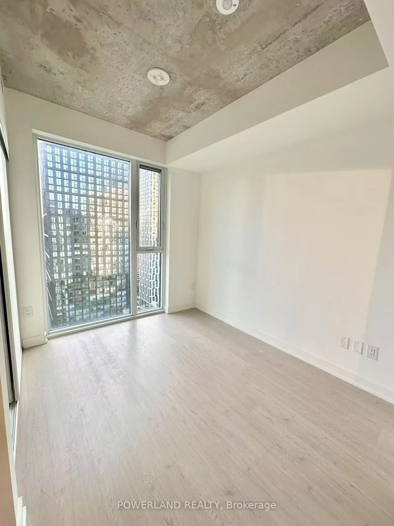 65 Mutual Street, #2704