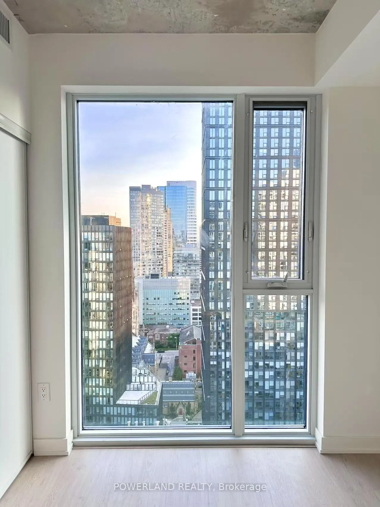 65 Mutual Street, #2704