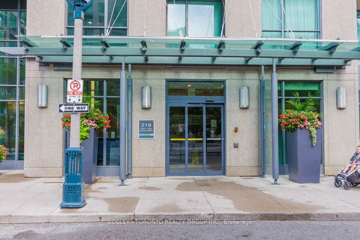 219 Fort York Boulevard, #610