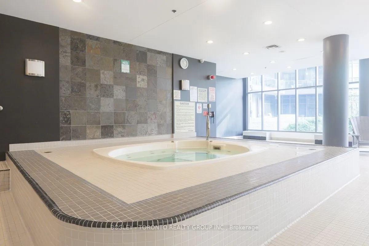 219 Fort York Boulevard, #610