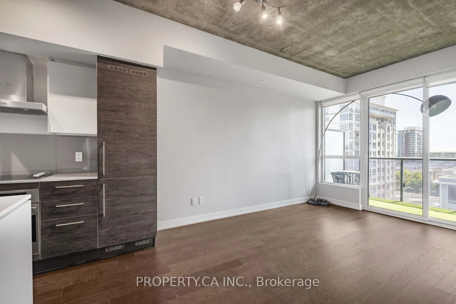 1030 King Street W, #915