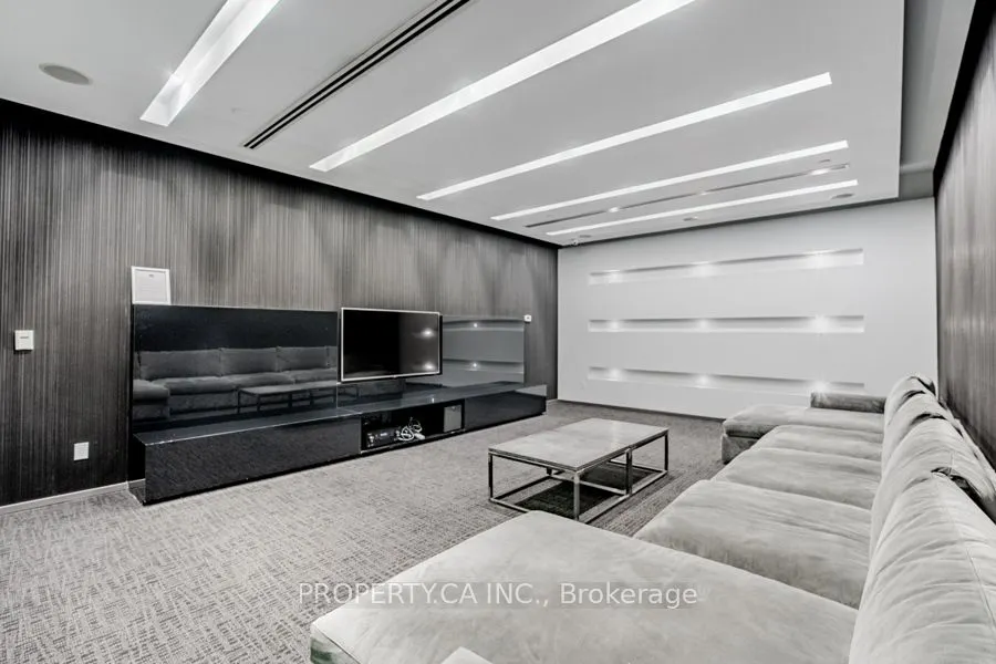 1030 King Street W, #915