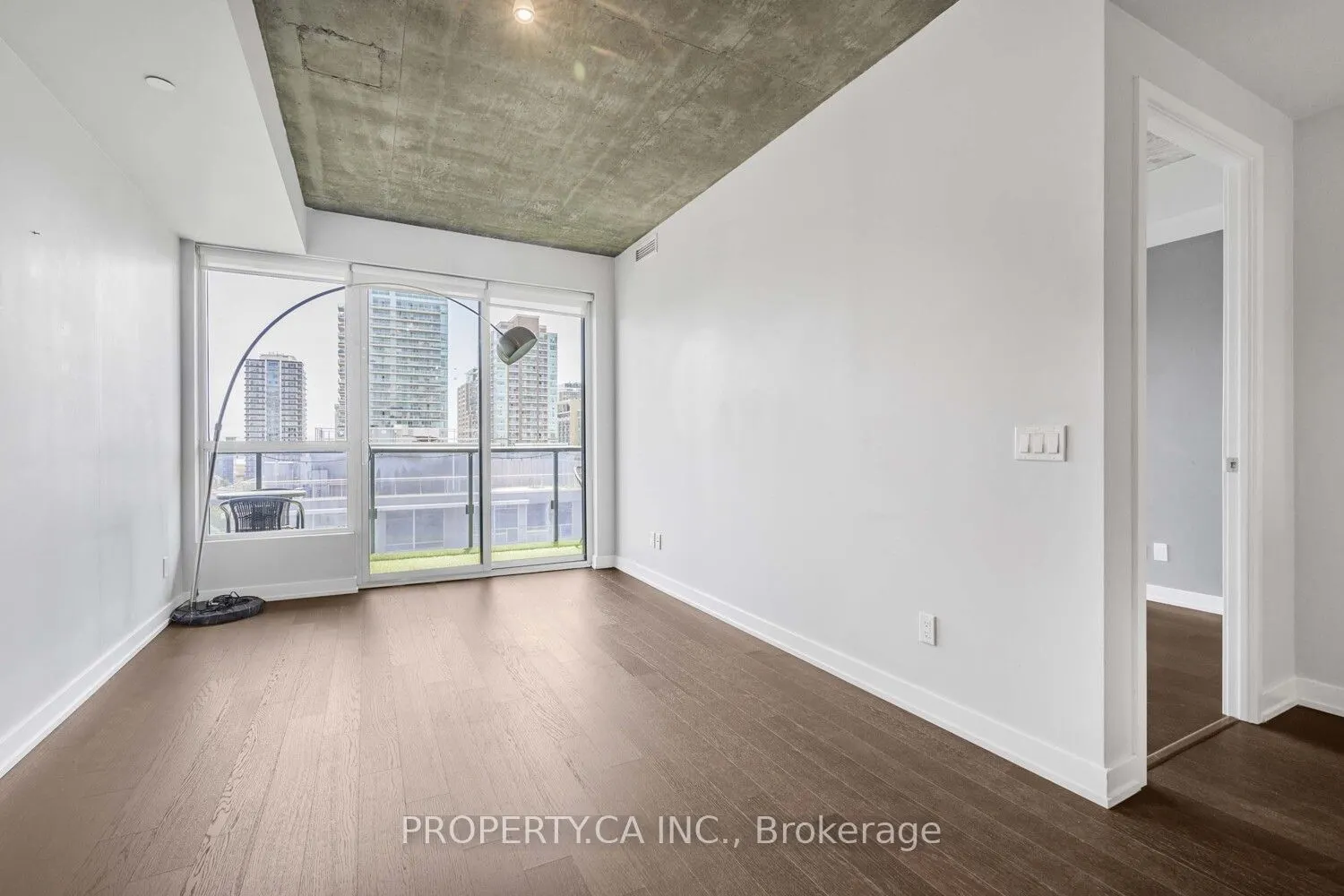 1030 King Street W, #915
