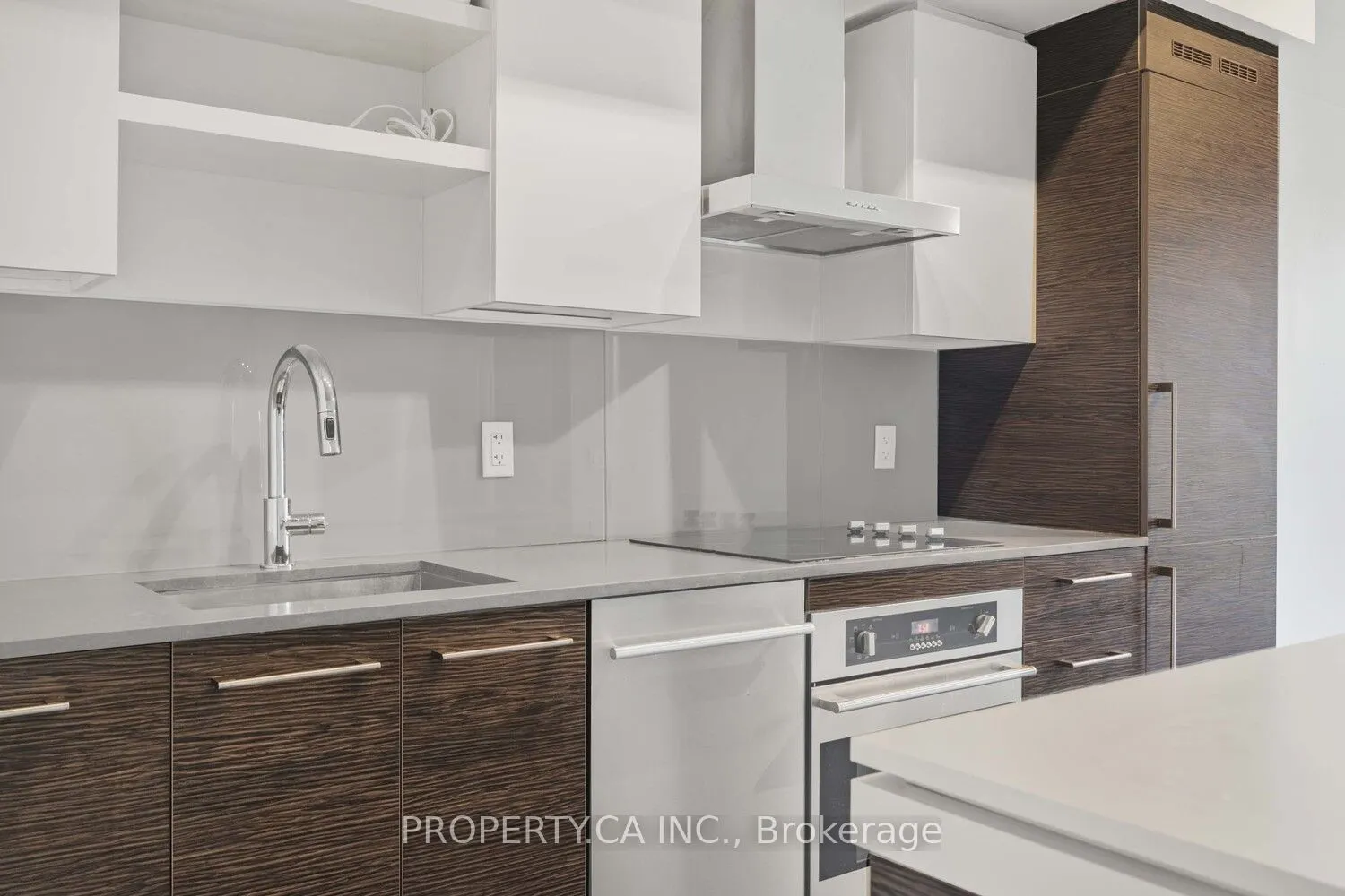 1030 King Street W, #915