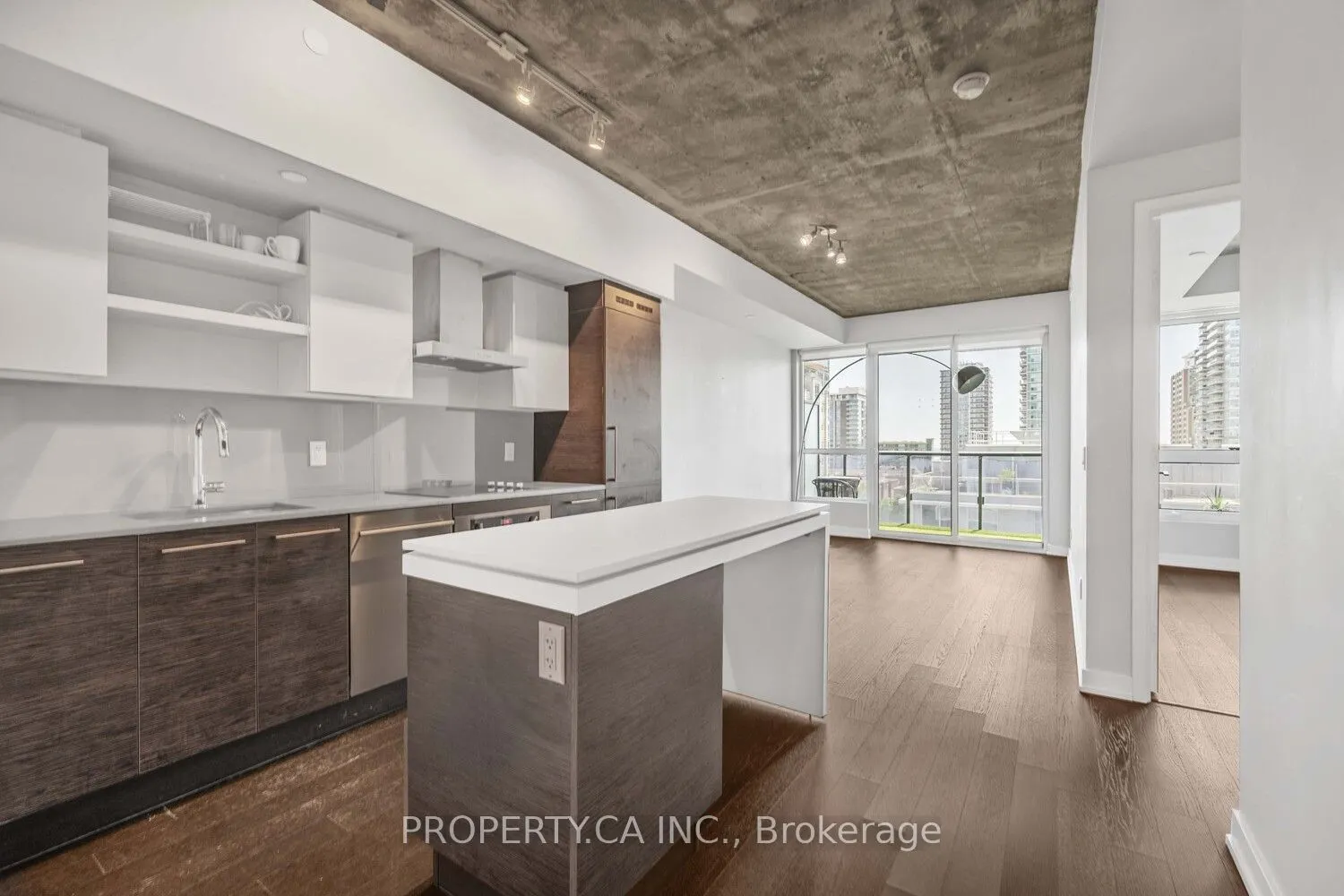 1030 King Street W, #915