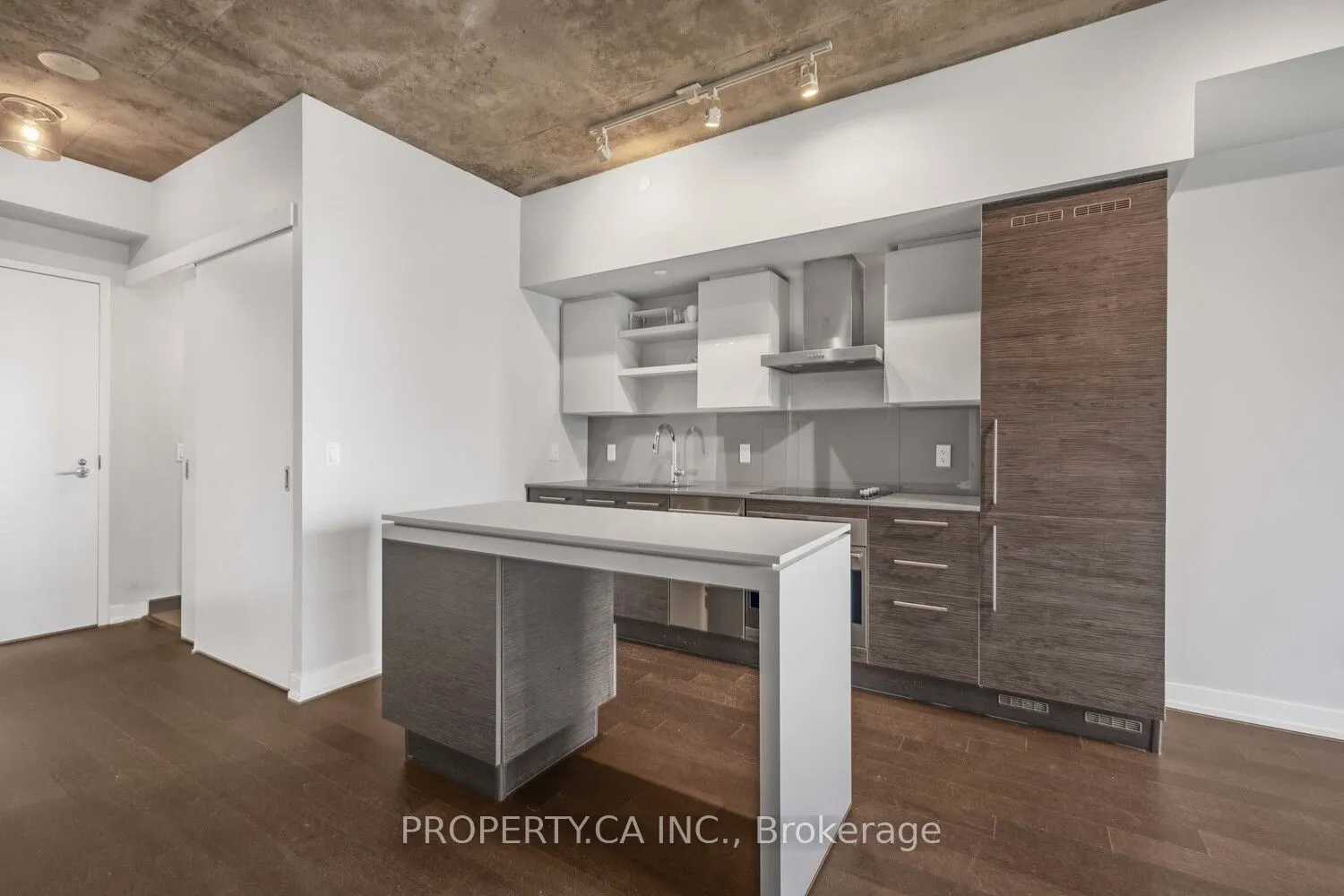 1030 King Street W, #915